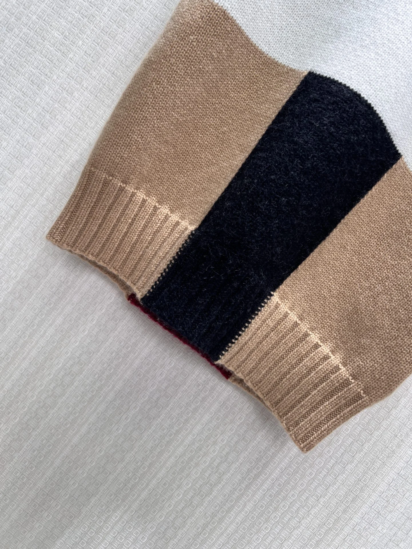 CHANEL Sweaters Knit Black-Red-White-Tan 36-40 D05202609061841 - Image 7
