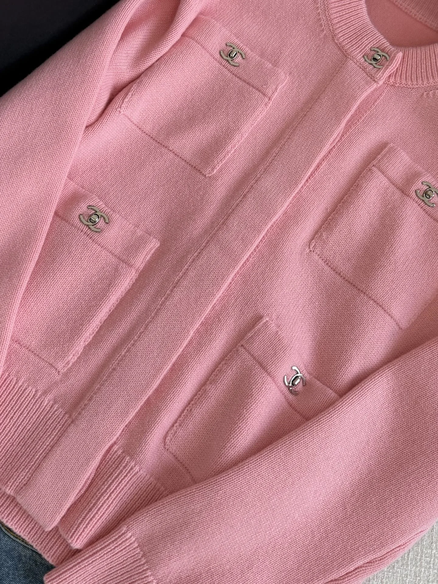 CHANEL Sweaters Pink-Silver S-L E05202609061058 - Image 4
