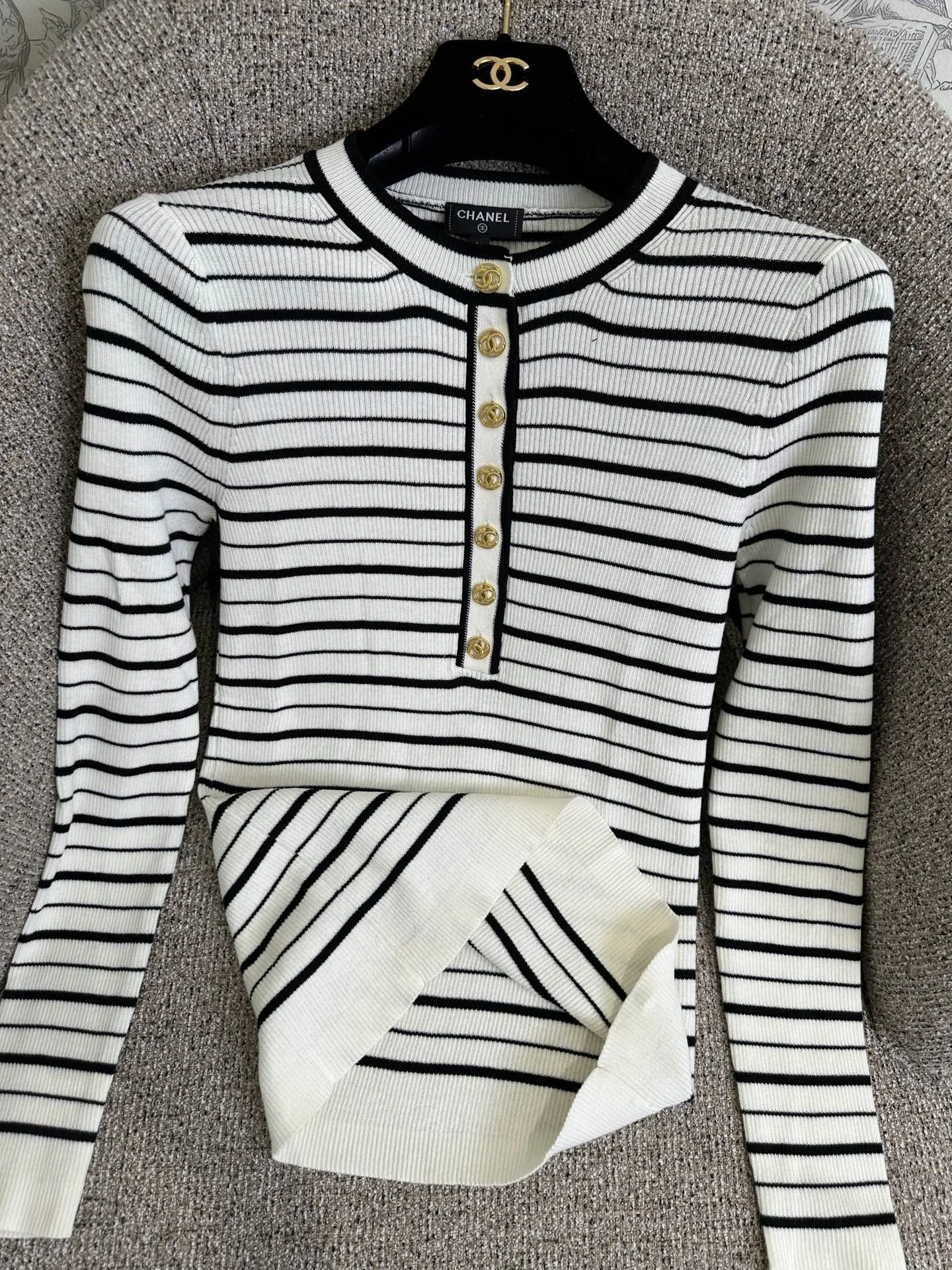 CHANEL Sweaters White-Black S-L B05202609062769