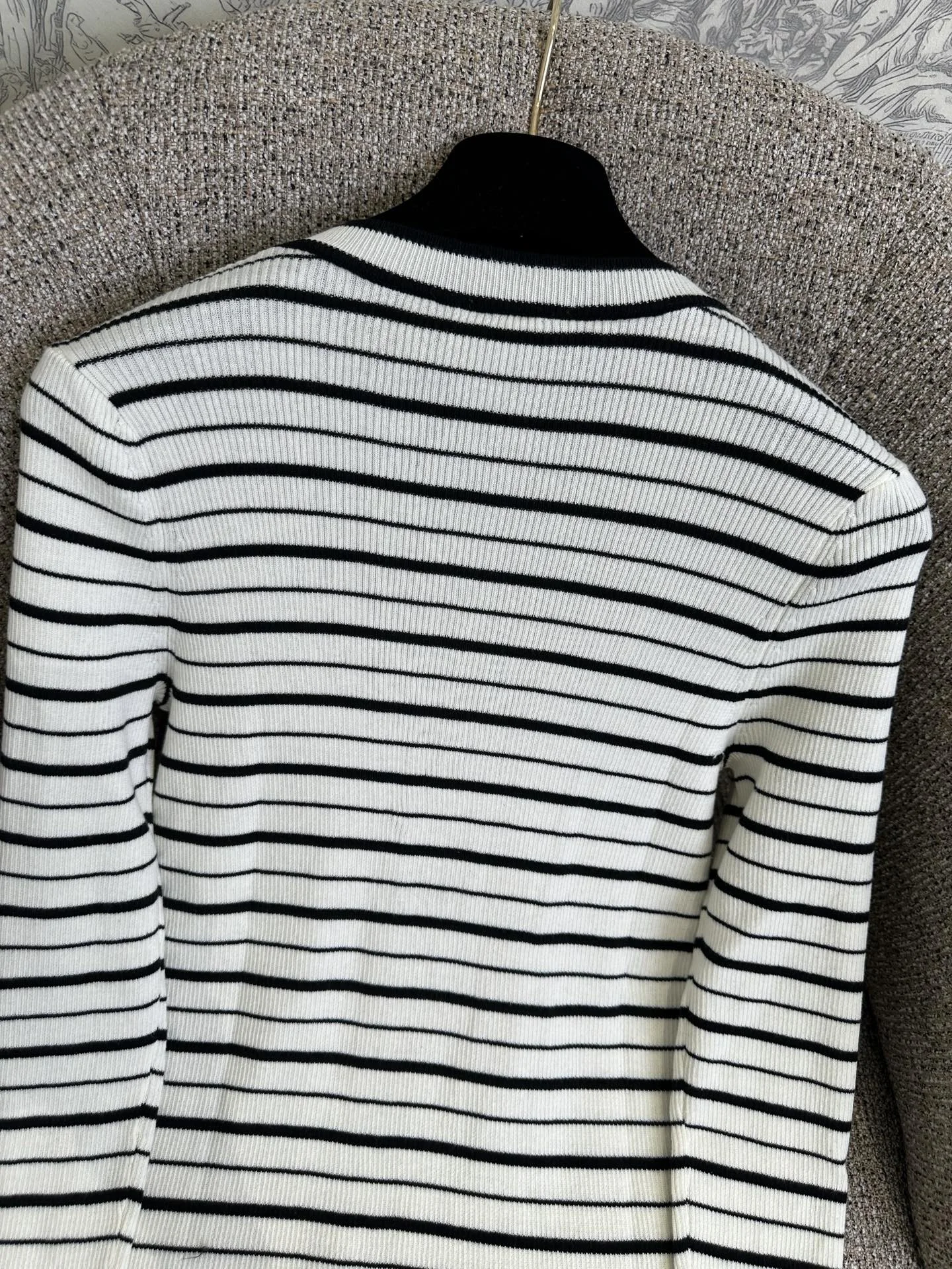 CHANEL Sweaters White-Black S-L B05202609062769 - Image 7
