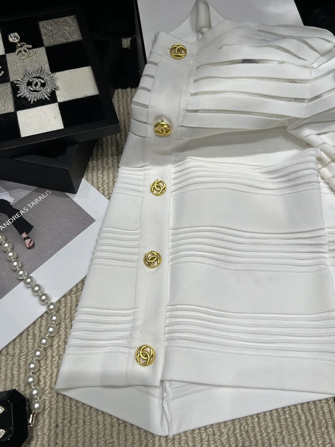 CHANEL Sweaters White-Gold S-M-L C05202609061875 - Image 3