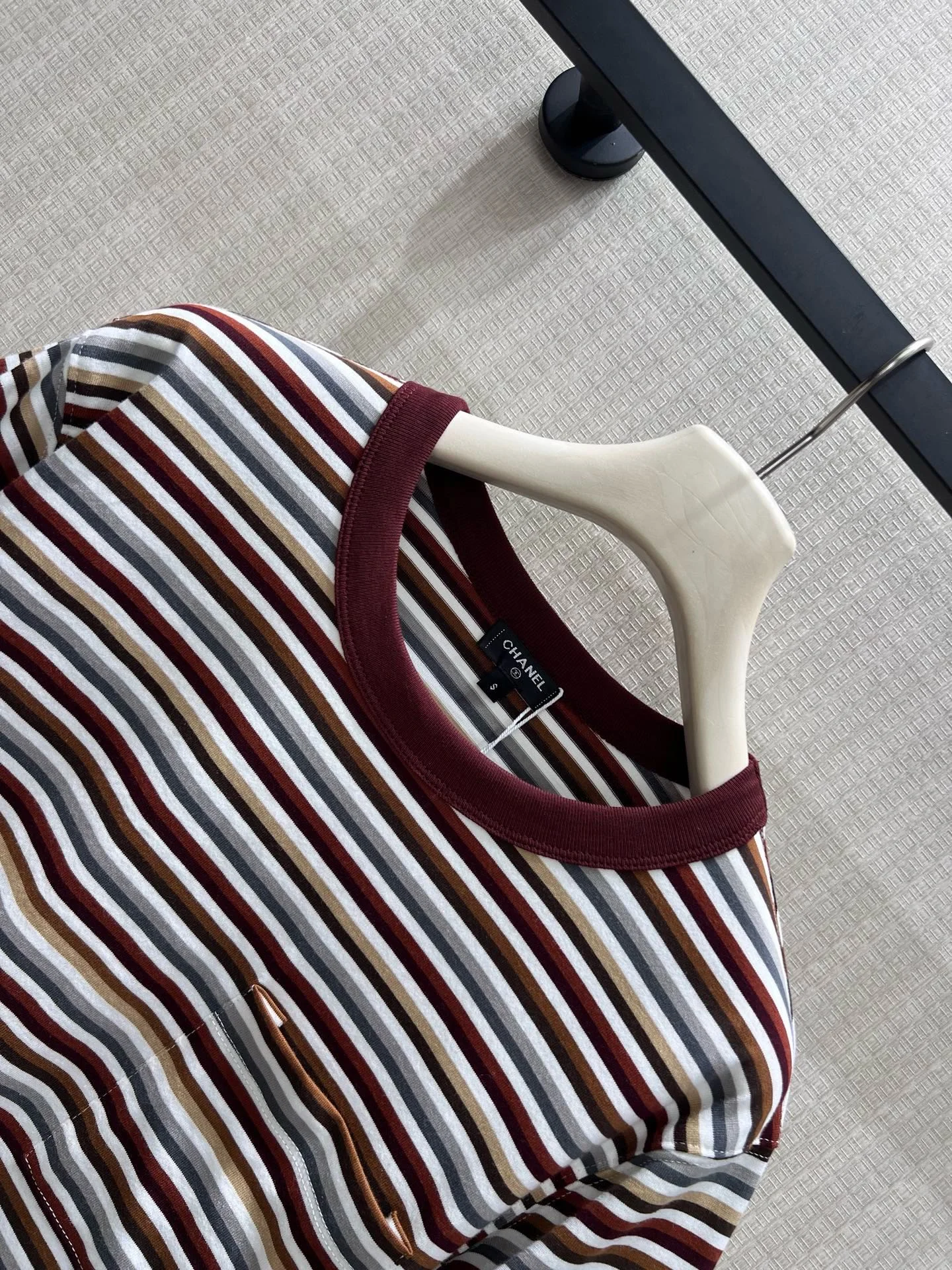 CHANEL T-shirts Maroon-Gray S-L B25202609061857 - Image 3