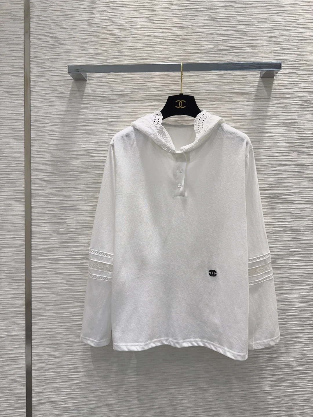 CHANEL T-shirts White-Black S-L B05202609062874 - Image 3