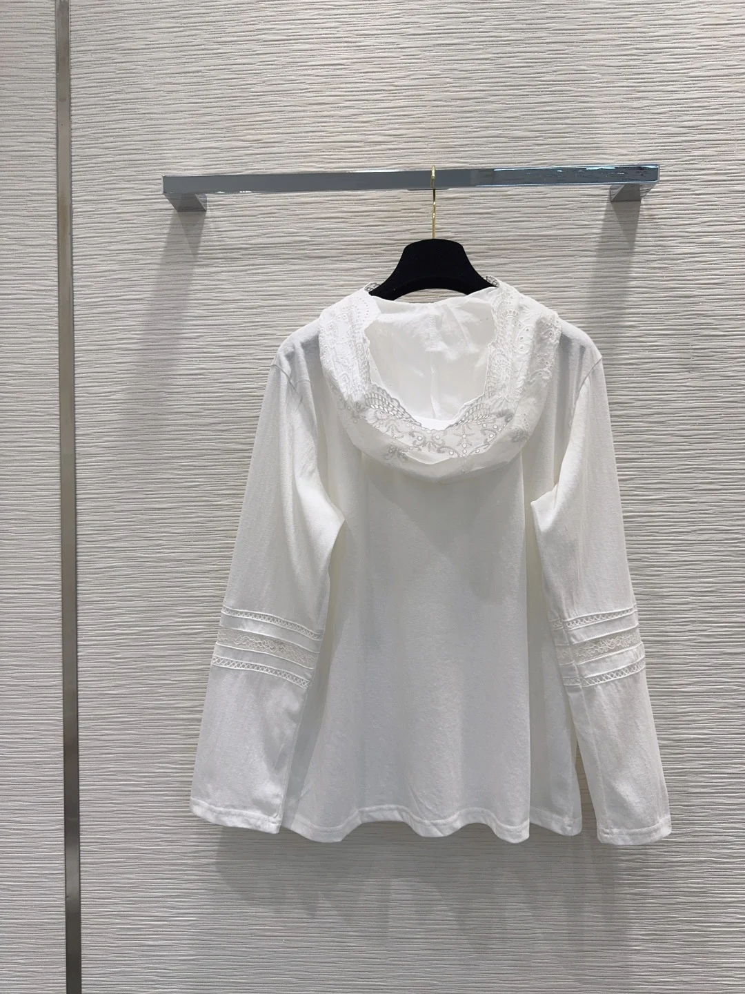 CHANEL T-shirts White-Black S-L B05202609062874 - Image 9