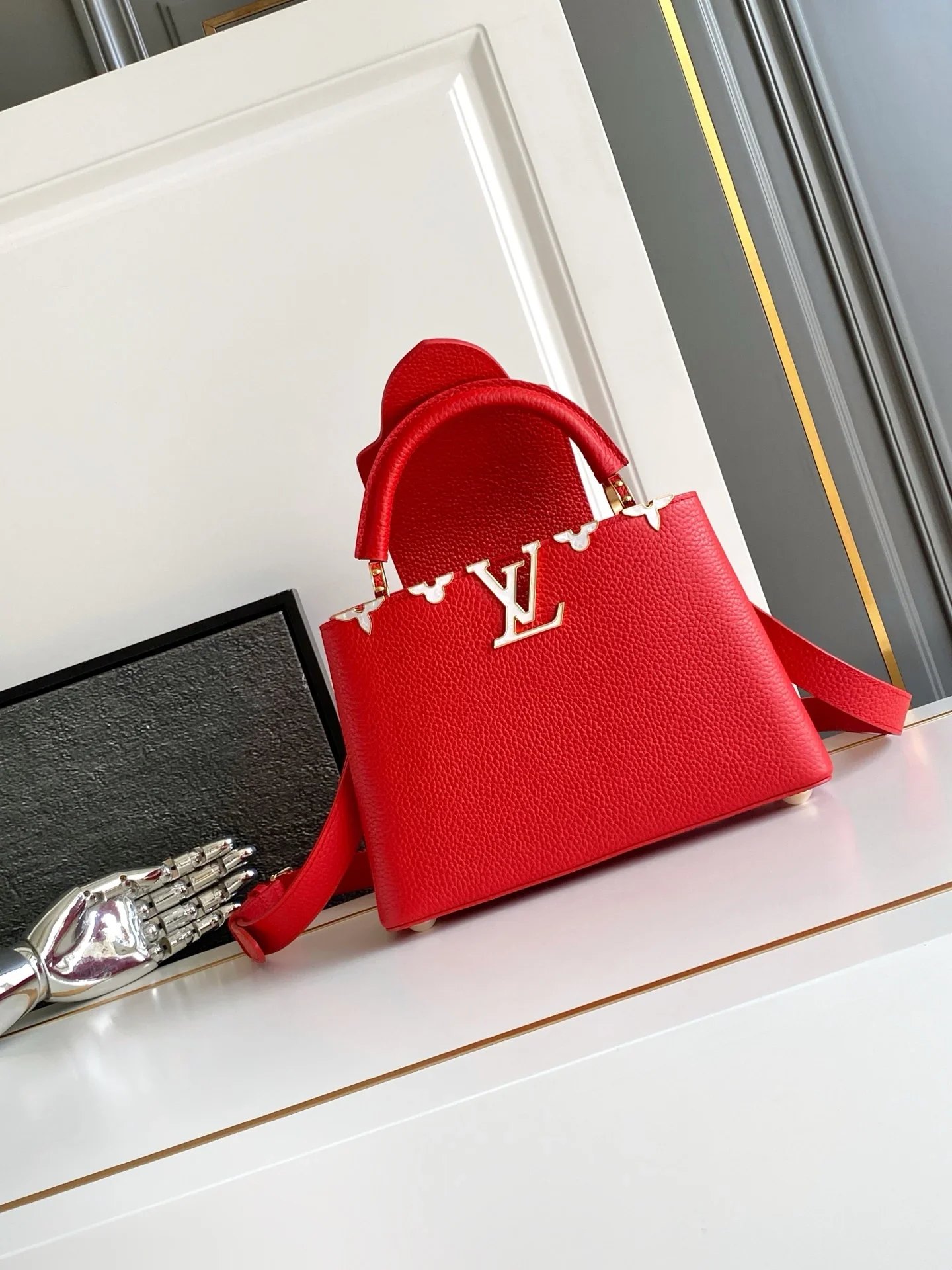 LV Top Handle Bags Red-Gold 27X18X9CM A250202609090373 - Image 7