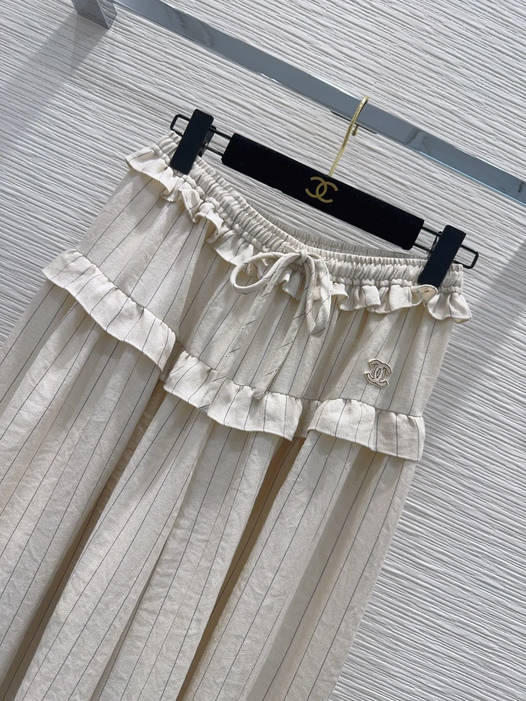 CHANEL Trousers Cream-Black S-M-L B40202609062900 - Image 2