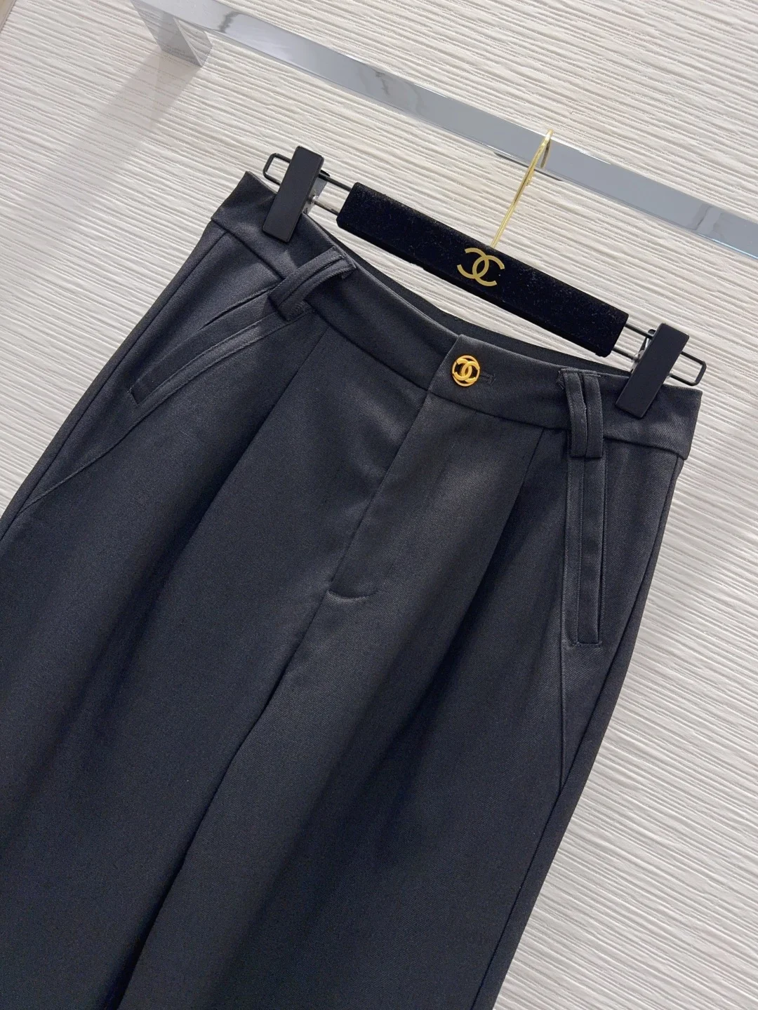 CHANEL Trousers Dark Gray S-L B65202609062879 - Image 2