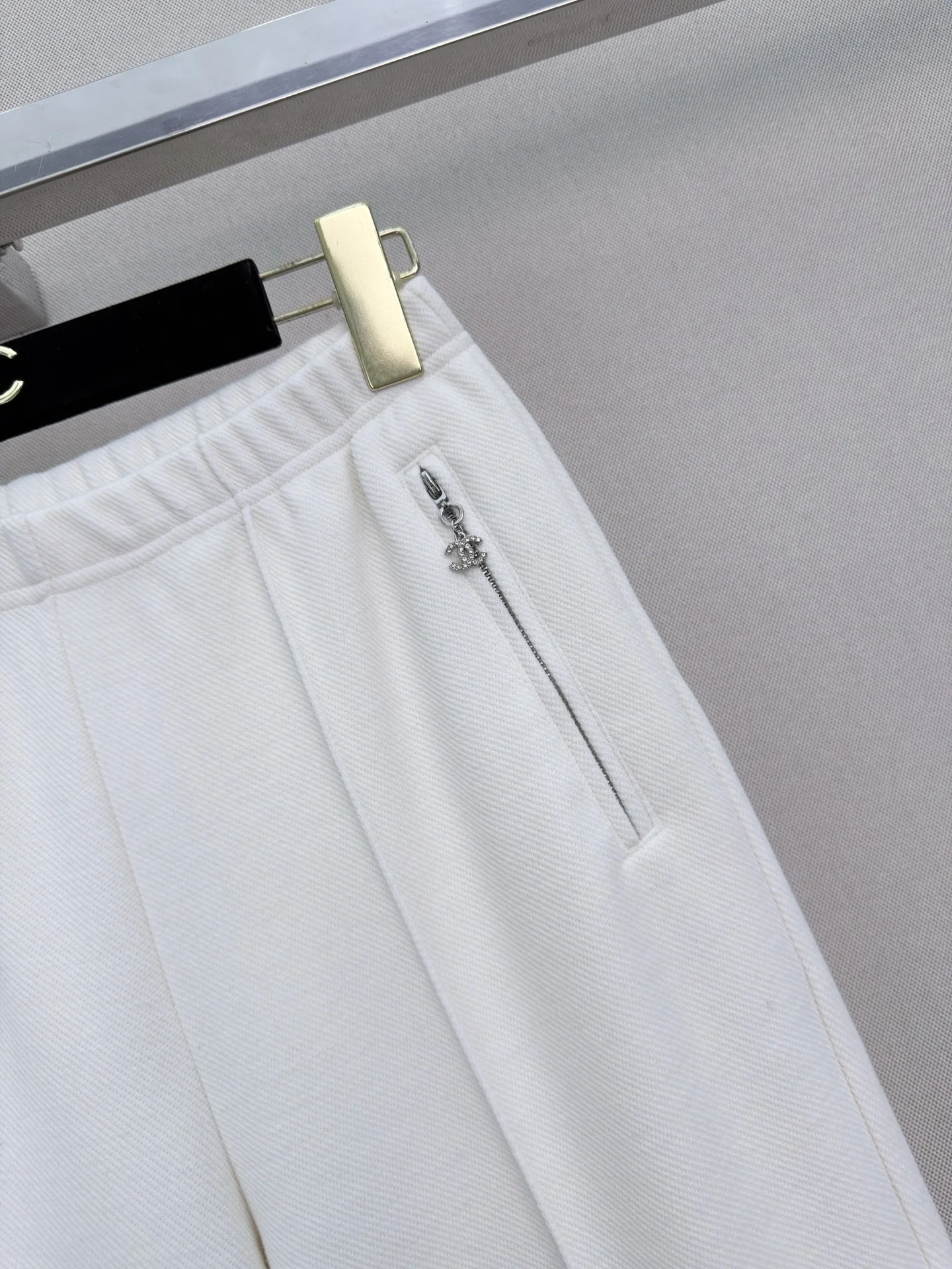 CHANEL Trousers White S-L A80202609061140 - Image 4