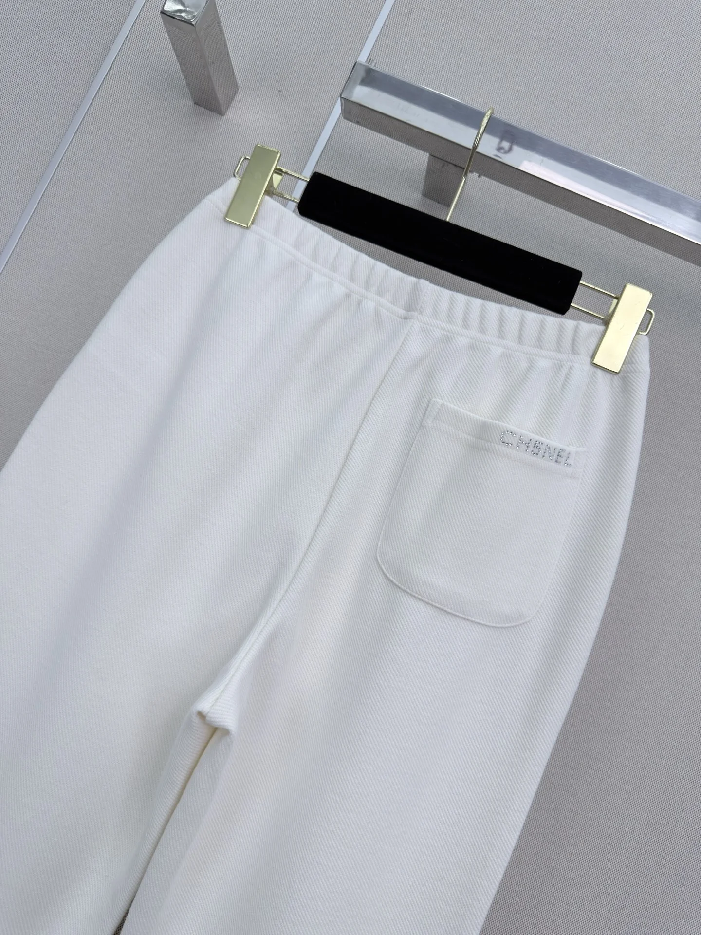 CHANEL Trousers White S-L A80202609061140 - Image 7