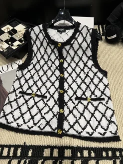 CHANEL Vests Black-White S-L B85202609063066