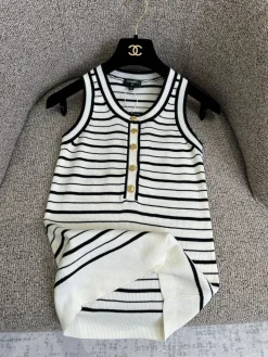 Alternative view of CHANEL Vests Knit White-Black S-M-L A85202609062770