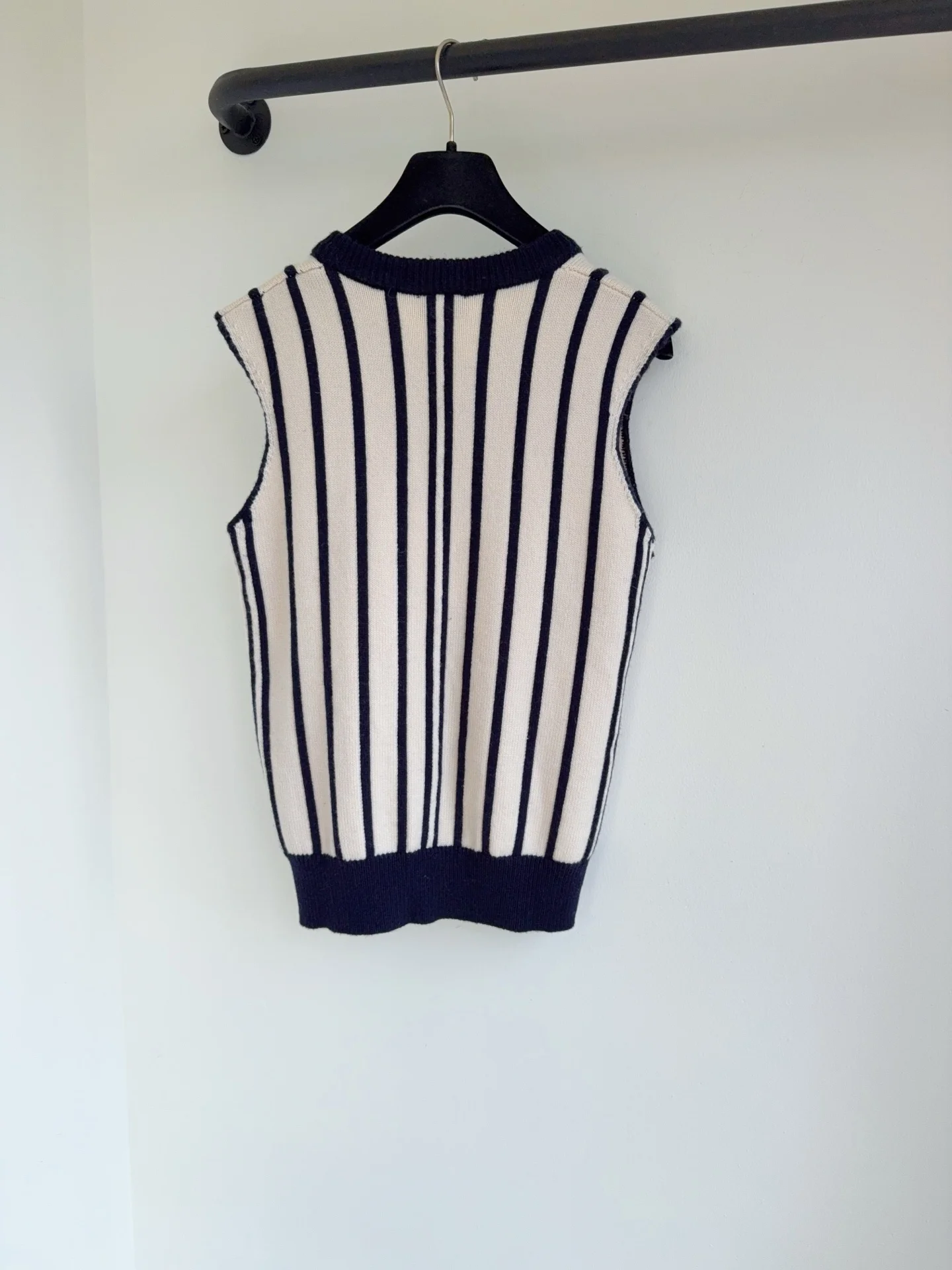 CHANEL Vests Wool Cashmere Cream-Navy 36-40 C30202609062866 - Image 3