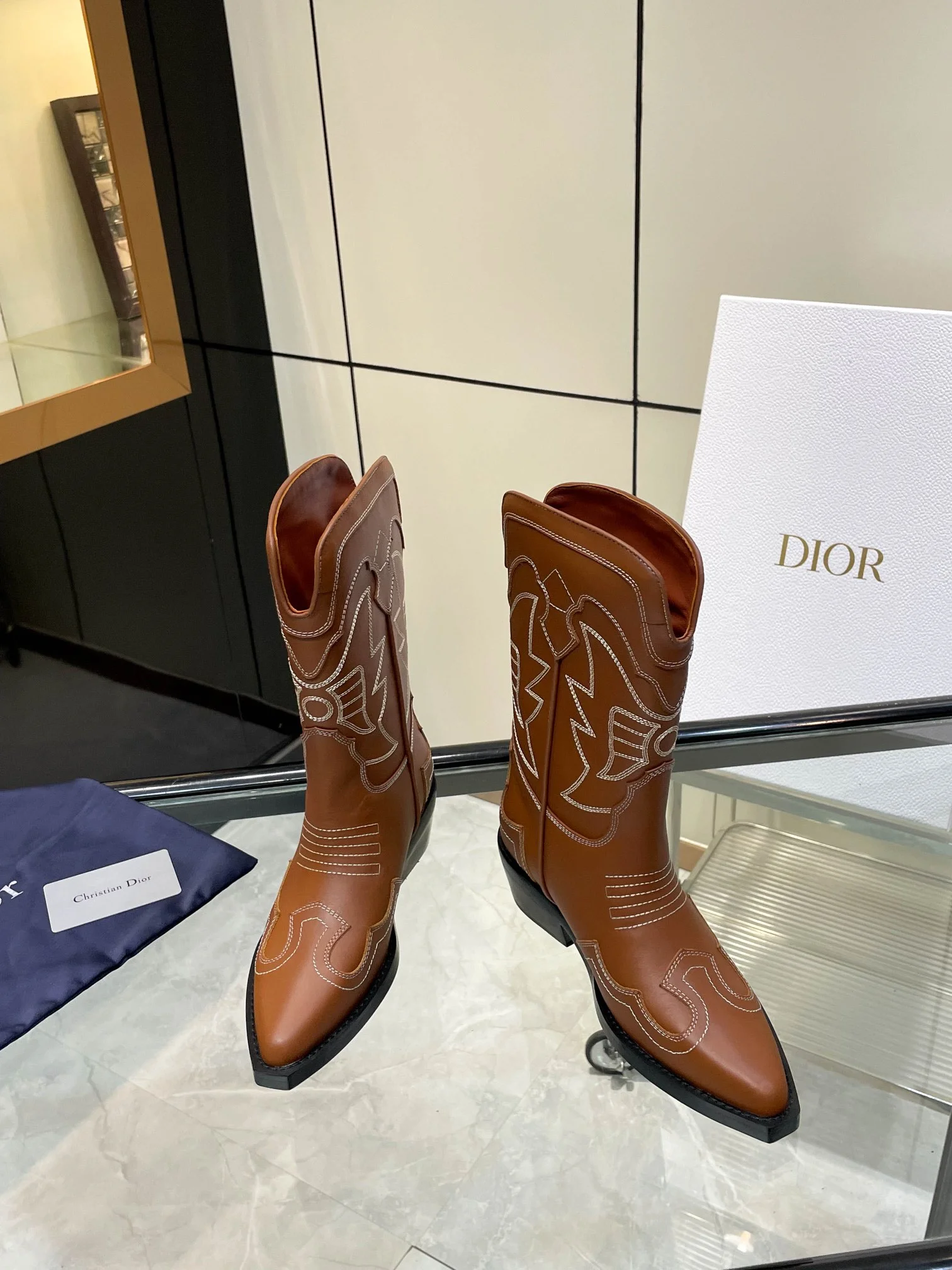 DIOR Boots Leather Brown-White EU35-40 C90202609111263 - Image 4
