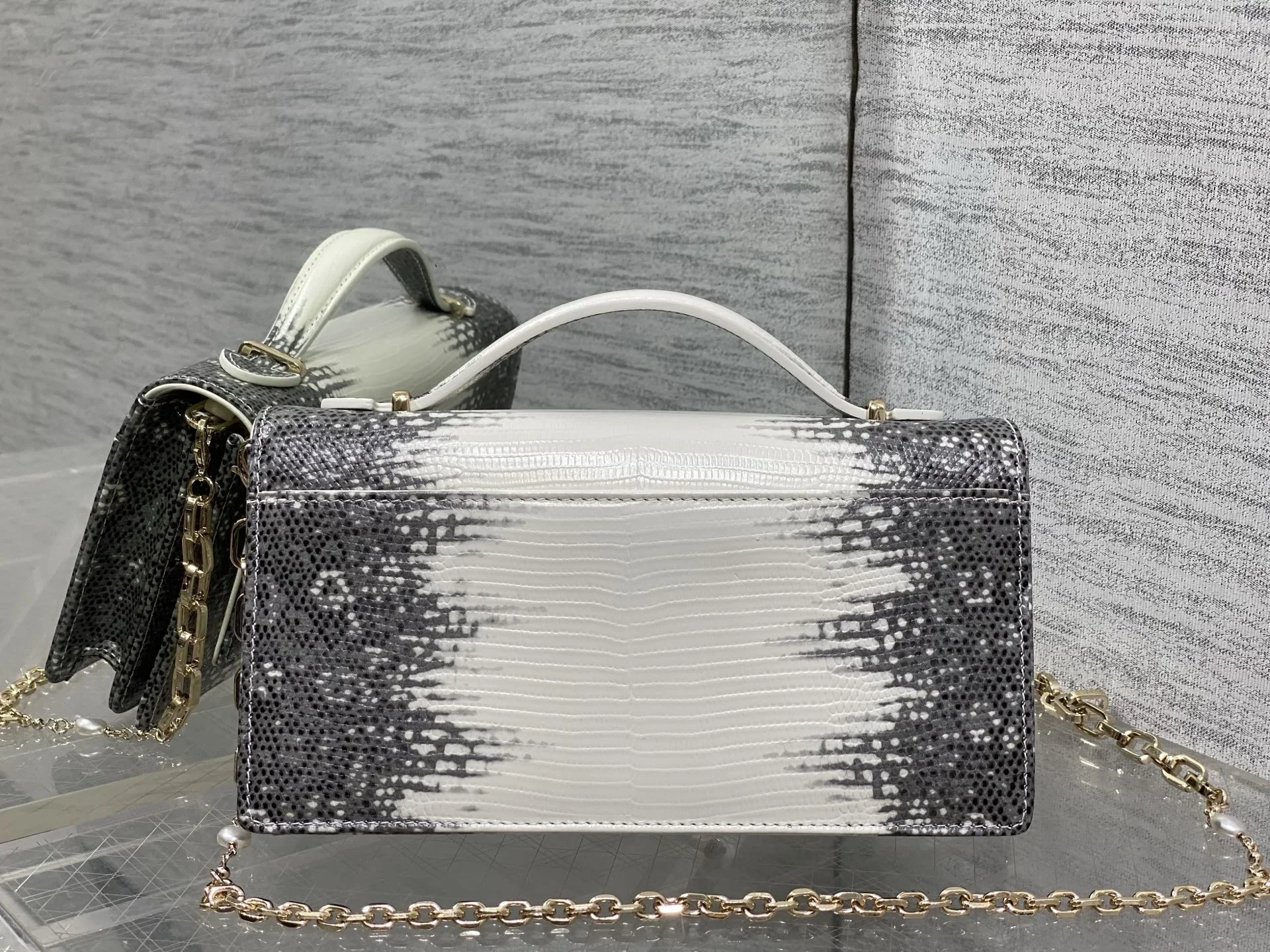 DIOR Clutches Bags Embossed Leather White-Black 21X11X5CM F50202609090147 - Image 4