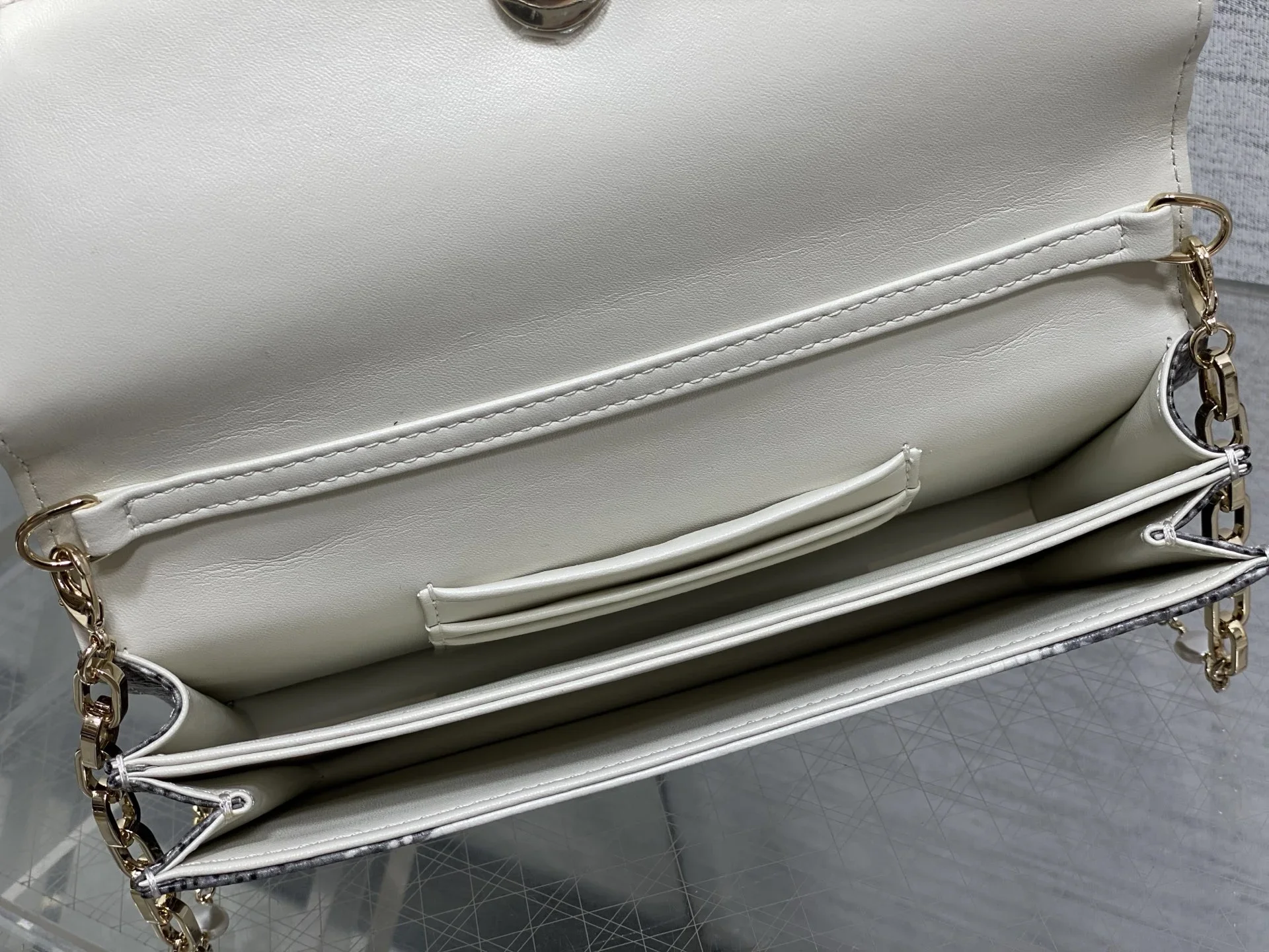 DIOR Clutches Bags Embossed Leather White-Black 21X11X5CM F50202609090147 - Image 8