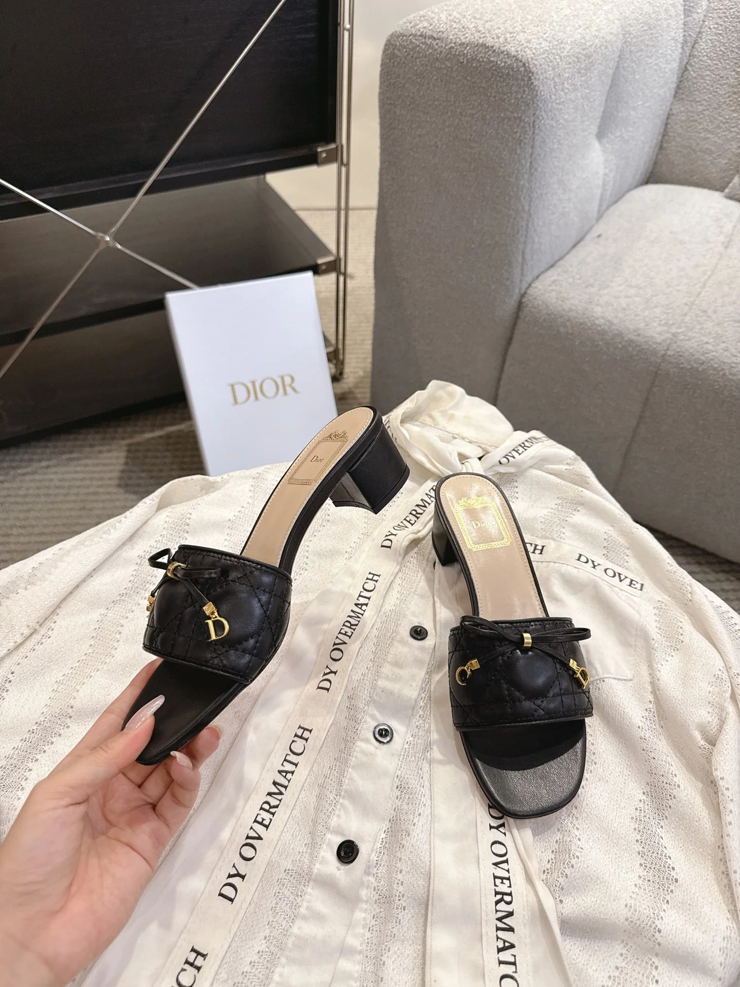 DIOR Flats Black-Gold B40202609111752 - Image 2