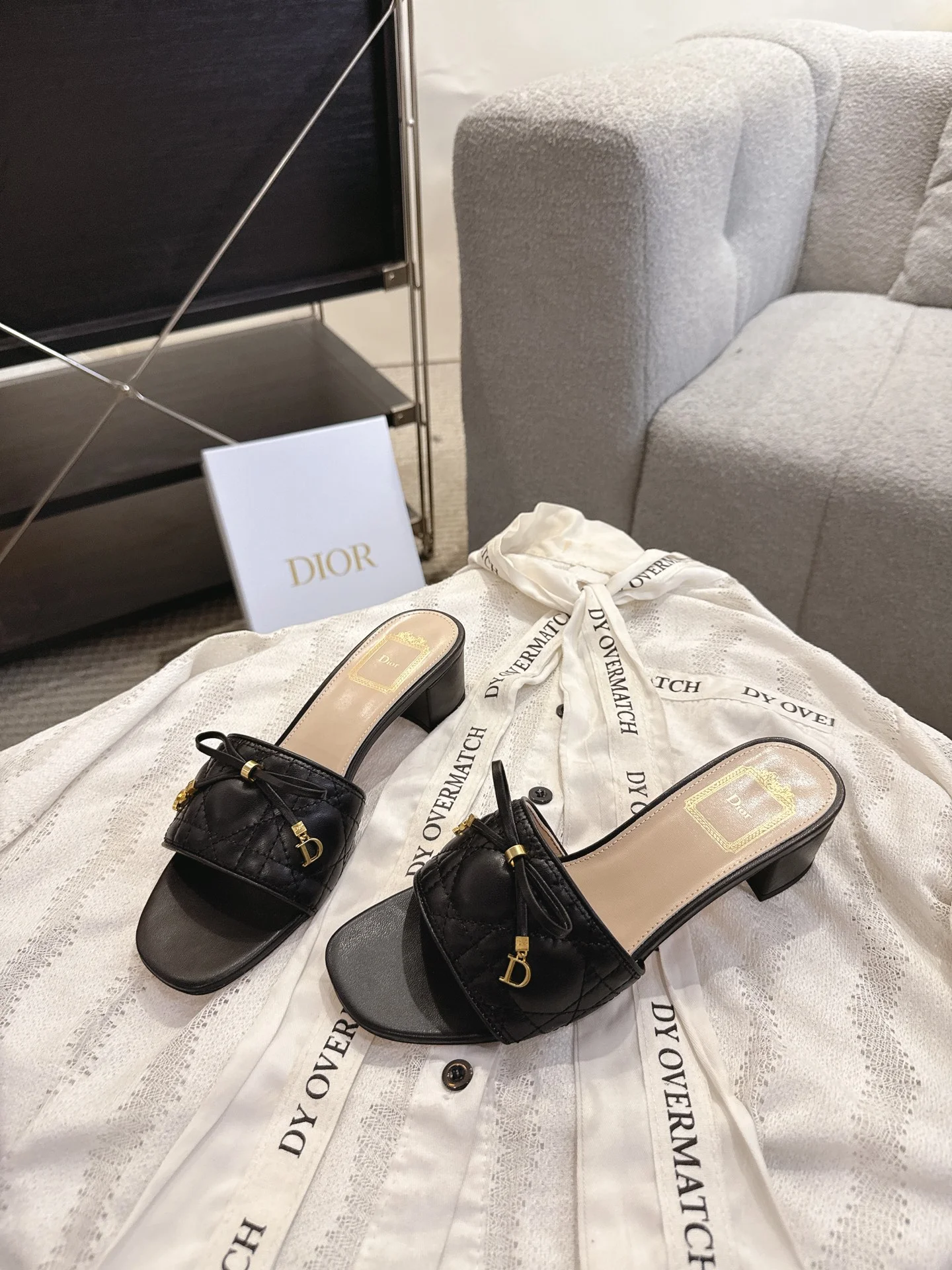 DIOR Flats Black-Gold B40202609111752 - Image 3