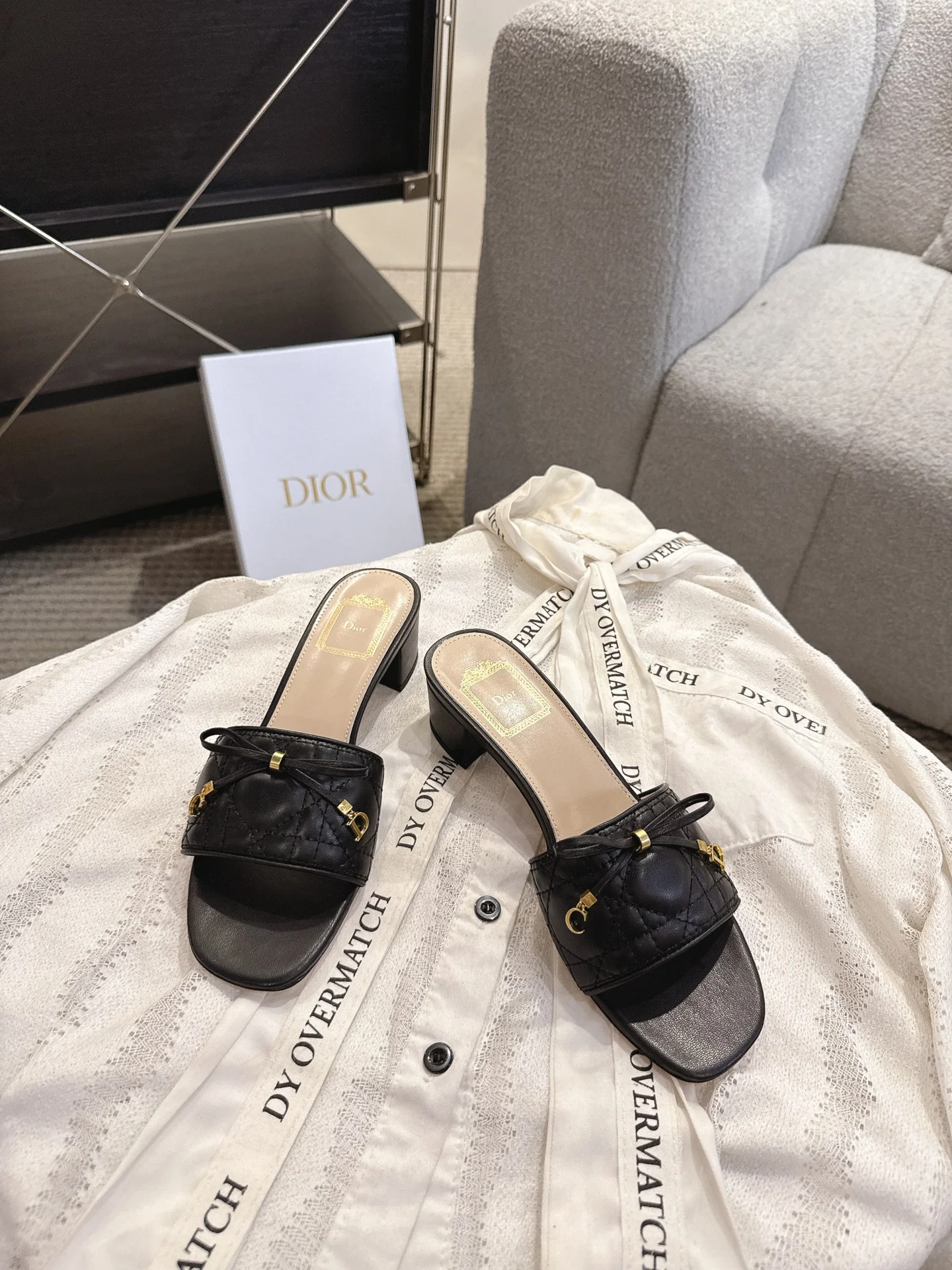 DIOR Flats Black-Gold B40202609111752 - Image 9