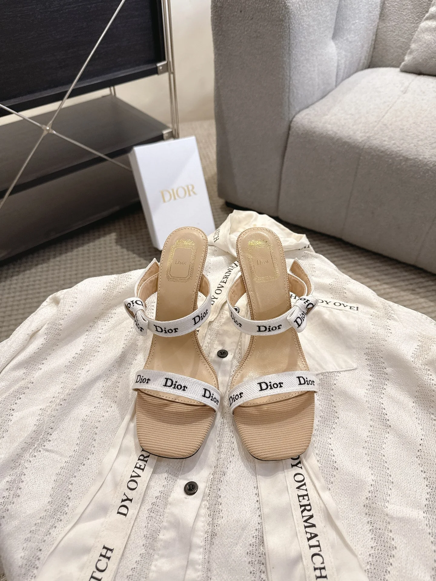 DIOR Sandals Beige-White B40202609111768