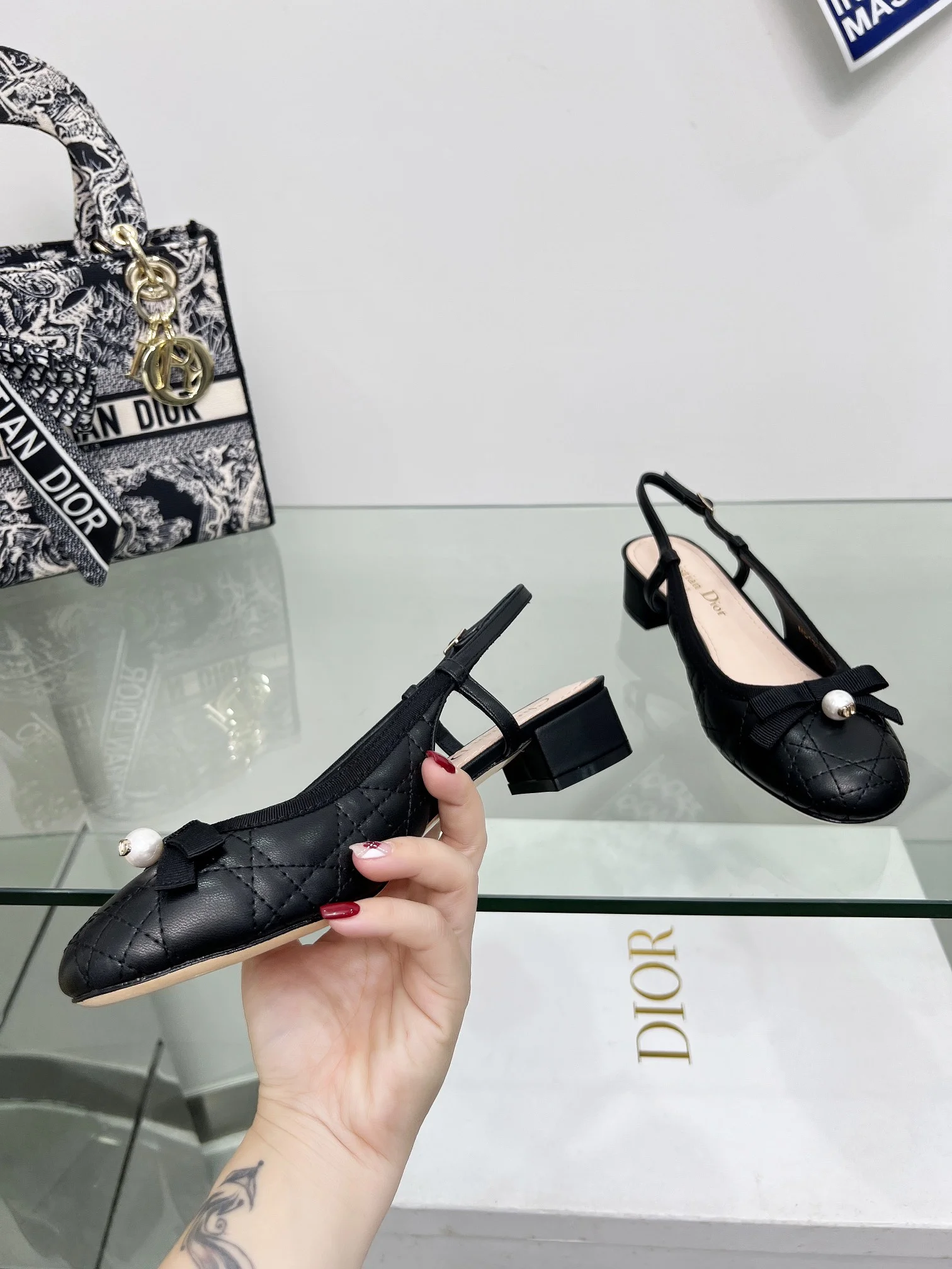 DIOR Sandals Black-White B40202609111158 - Image 2
