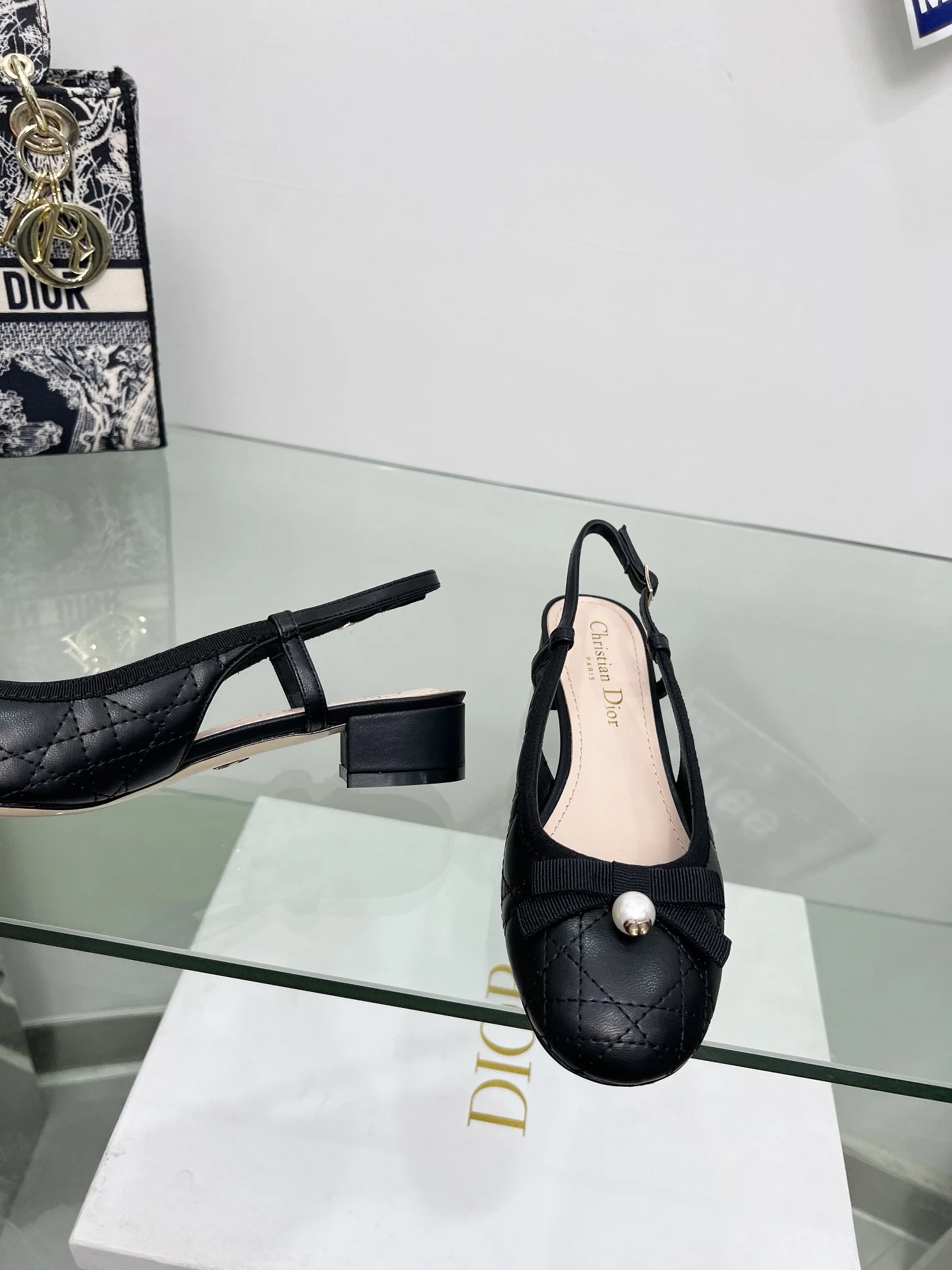 DIOR Sandals Black-White B40202609111158 - Image 3