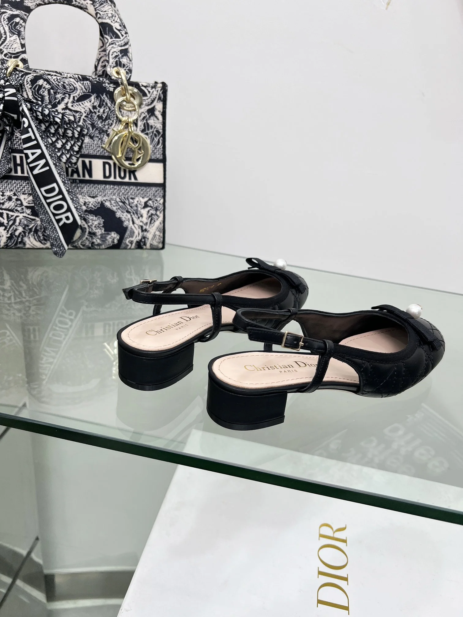 DIOR Sandals Black-White B40202609111158 - Image 8
