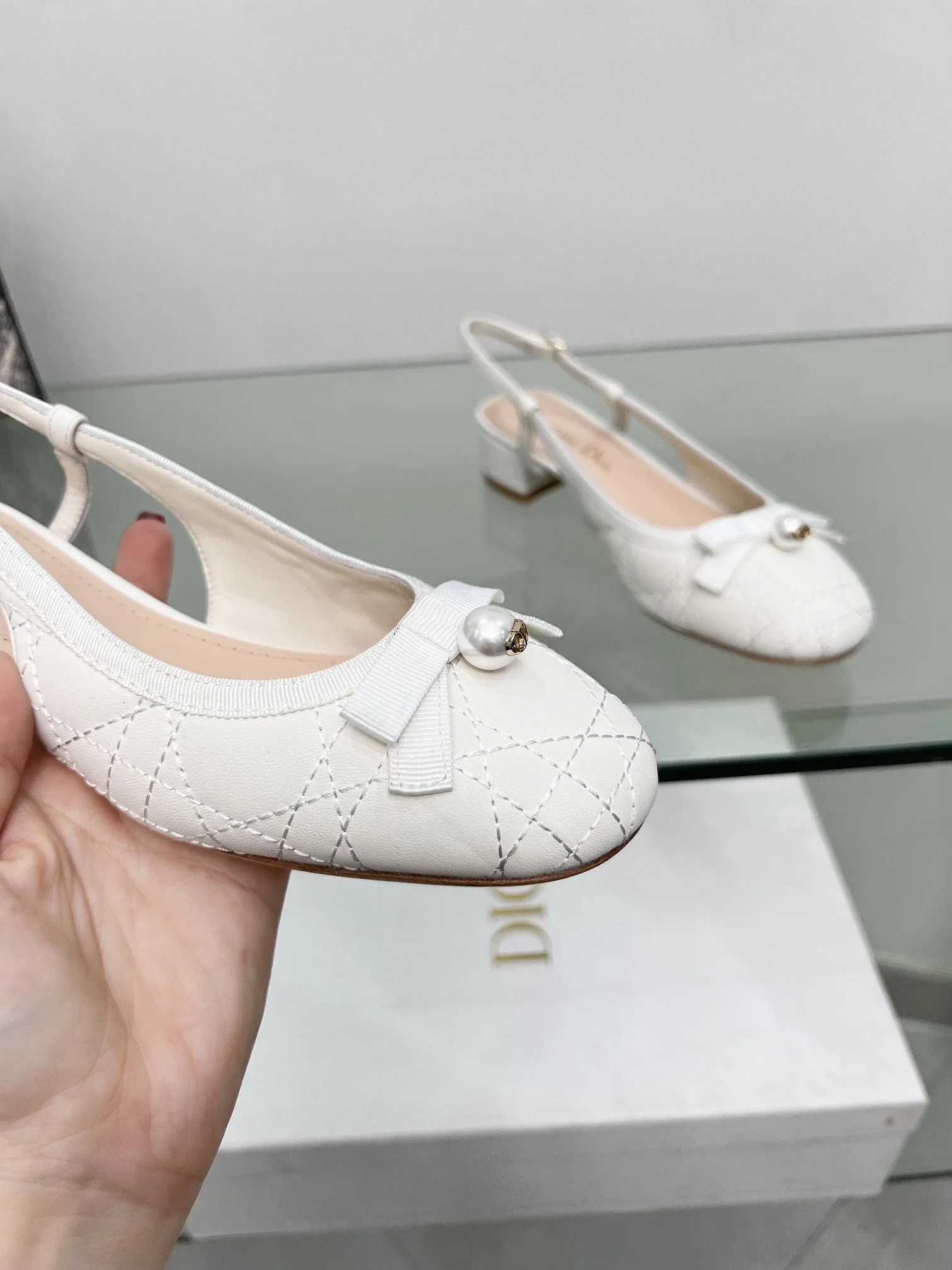 DIOR Sandals Metallic Lambskin White EU34-43 B40202609111164 - Image 3