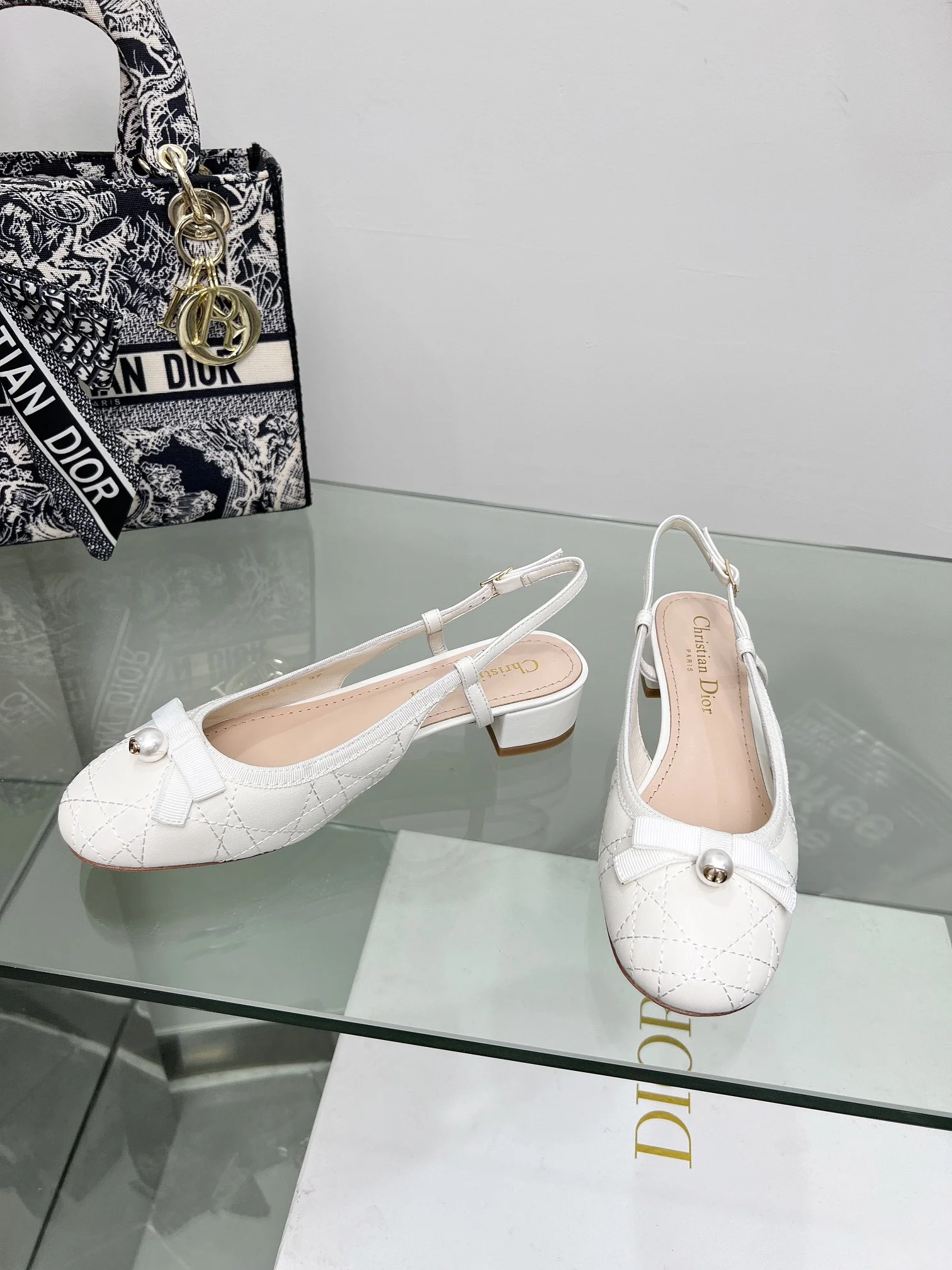 DIOR Sandals Metallic Lambskin White EU34-43 B40202609111164 - Image 4