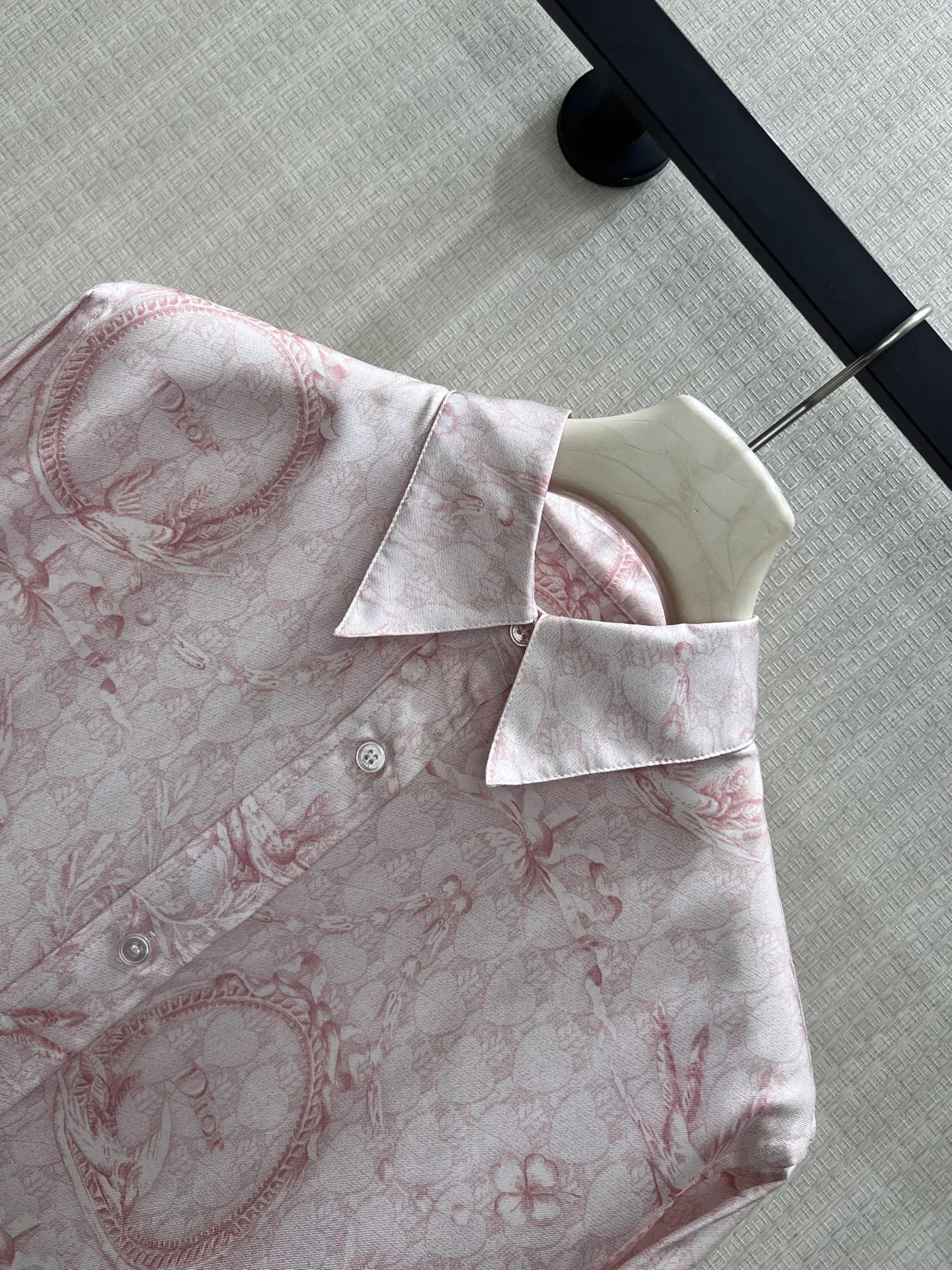 DIOR Shirts Silk Pink-White 36-40 E05202609061822 - Image 3