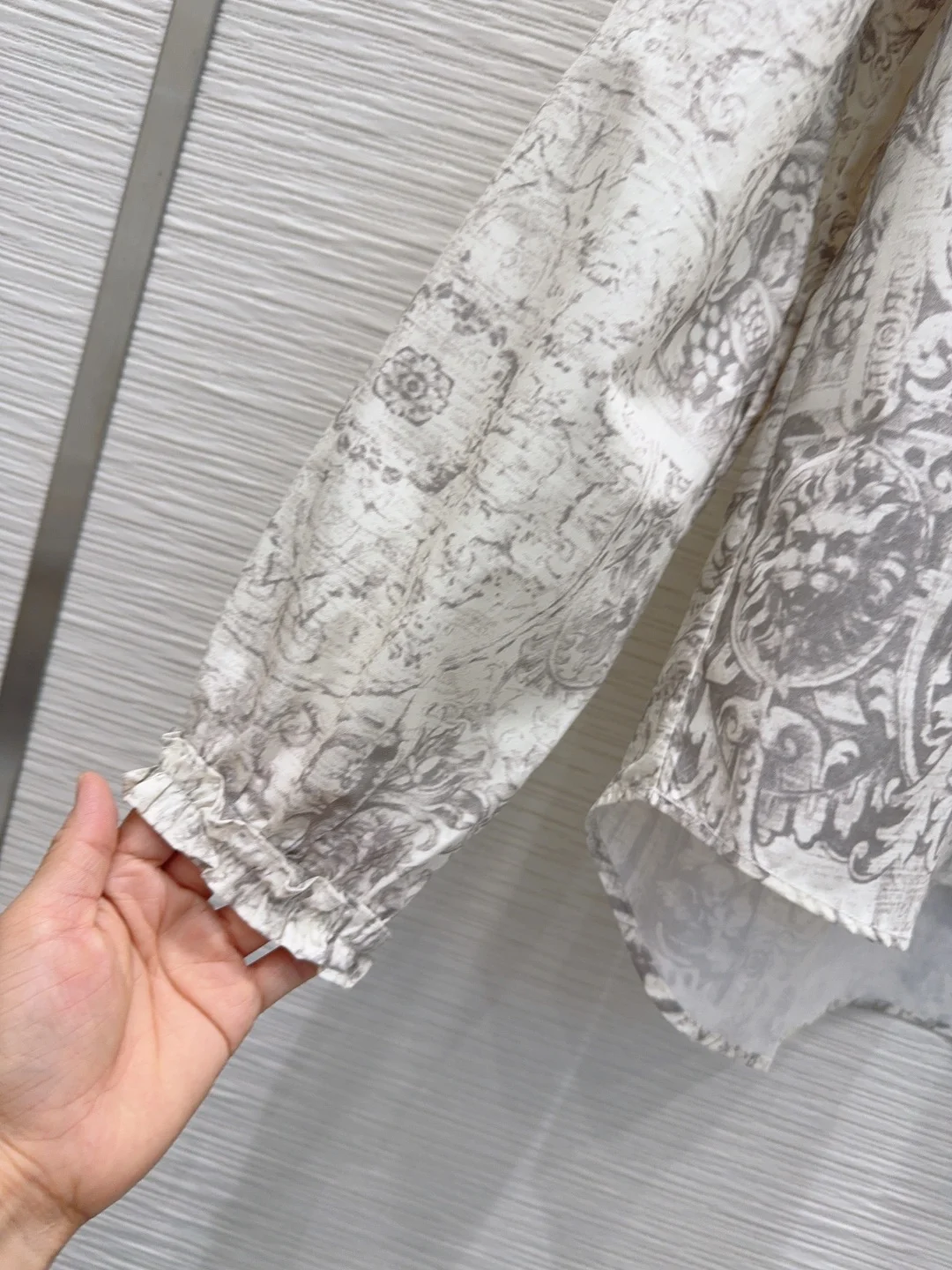 DIOR Shirts White-Gray S-M-L B45202609062906 - Image 6