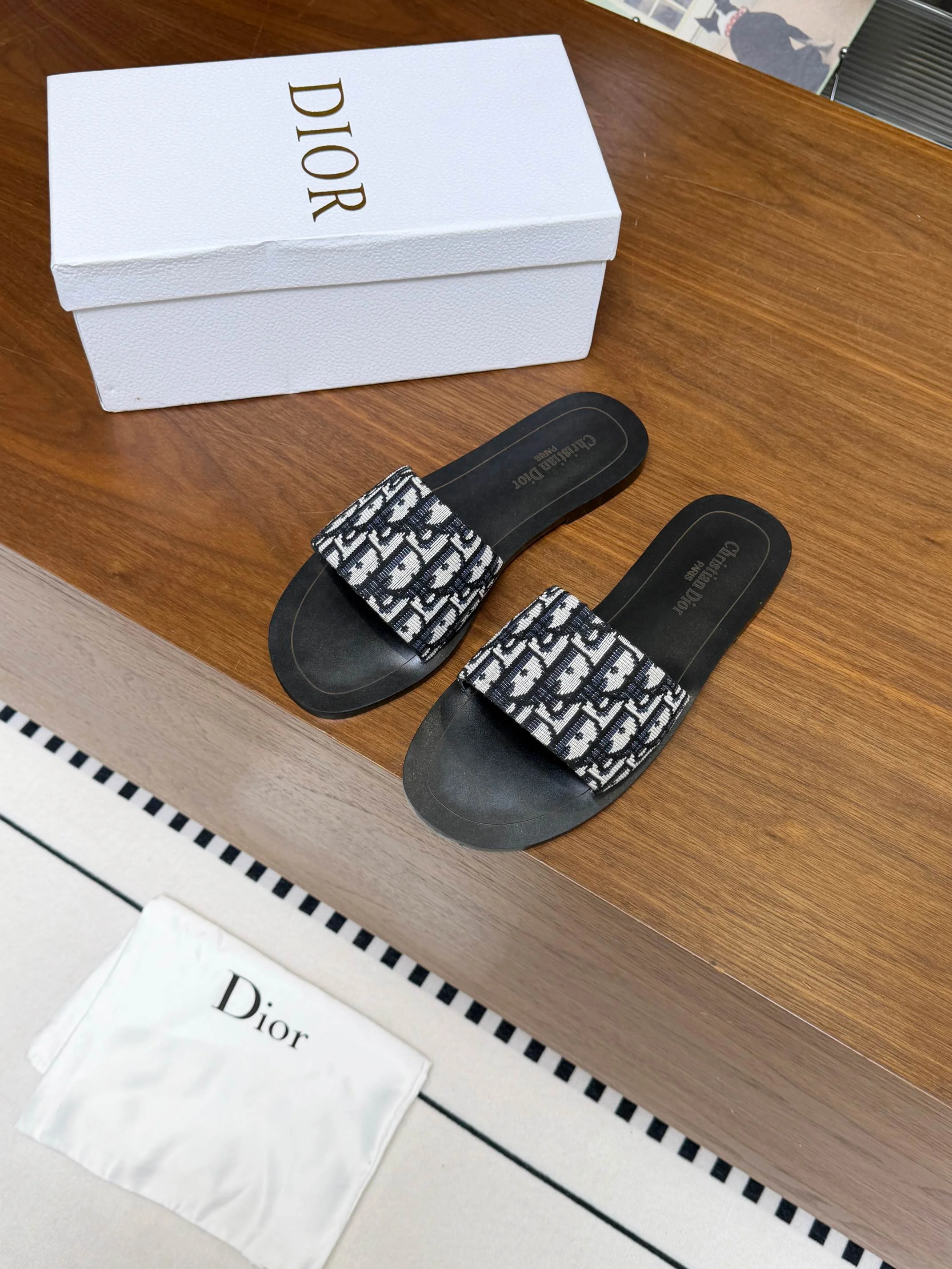 DIOR Slides Rubber Sole Black-White EU35-44 A20202609111889