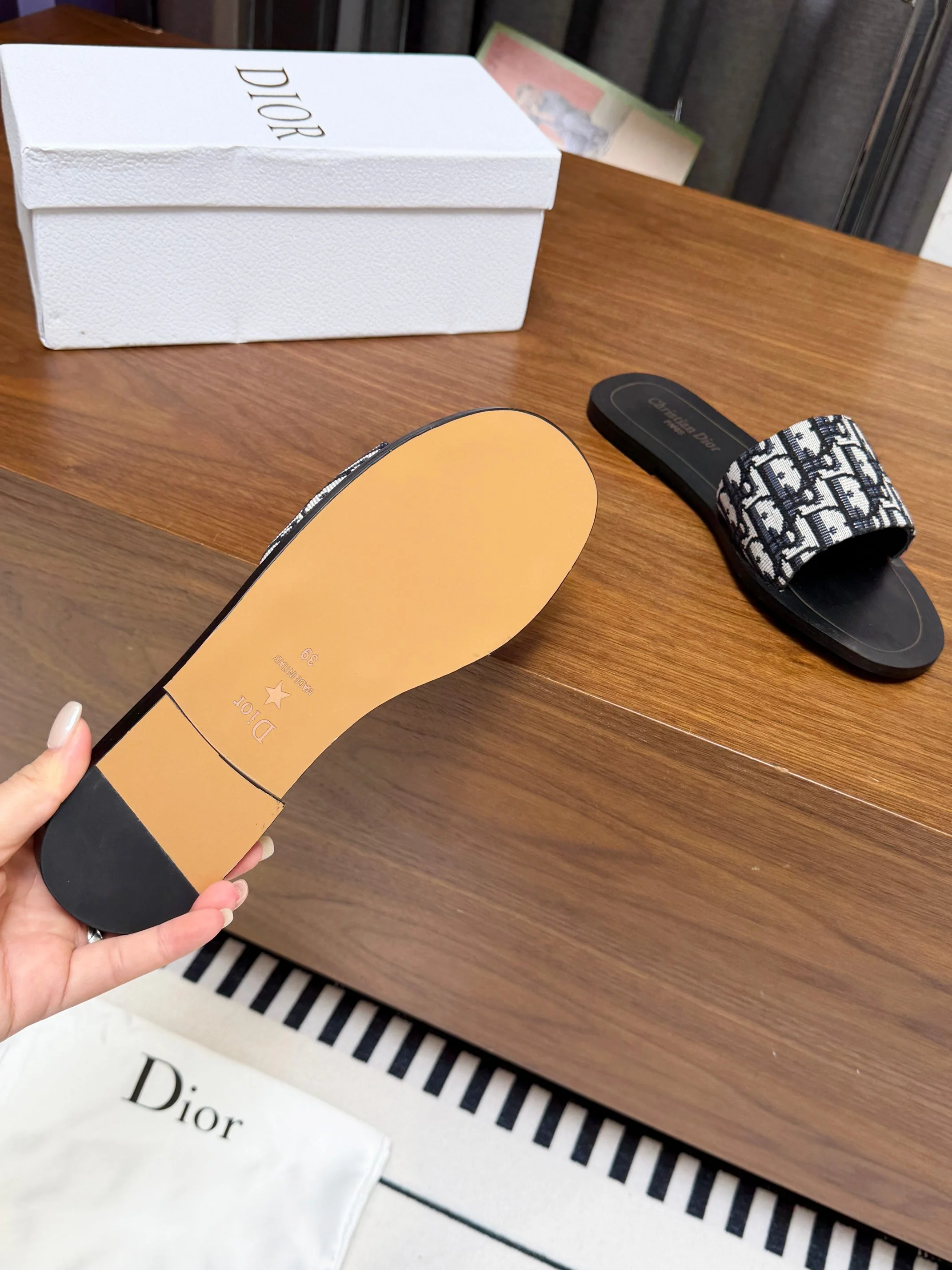DIOR Slides Rubber Sole Black-White EU35-44 A20202609111889 - Image 6