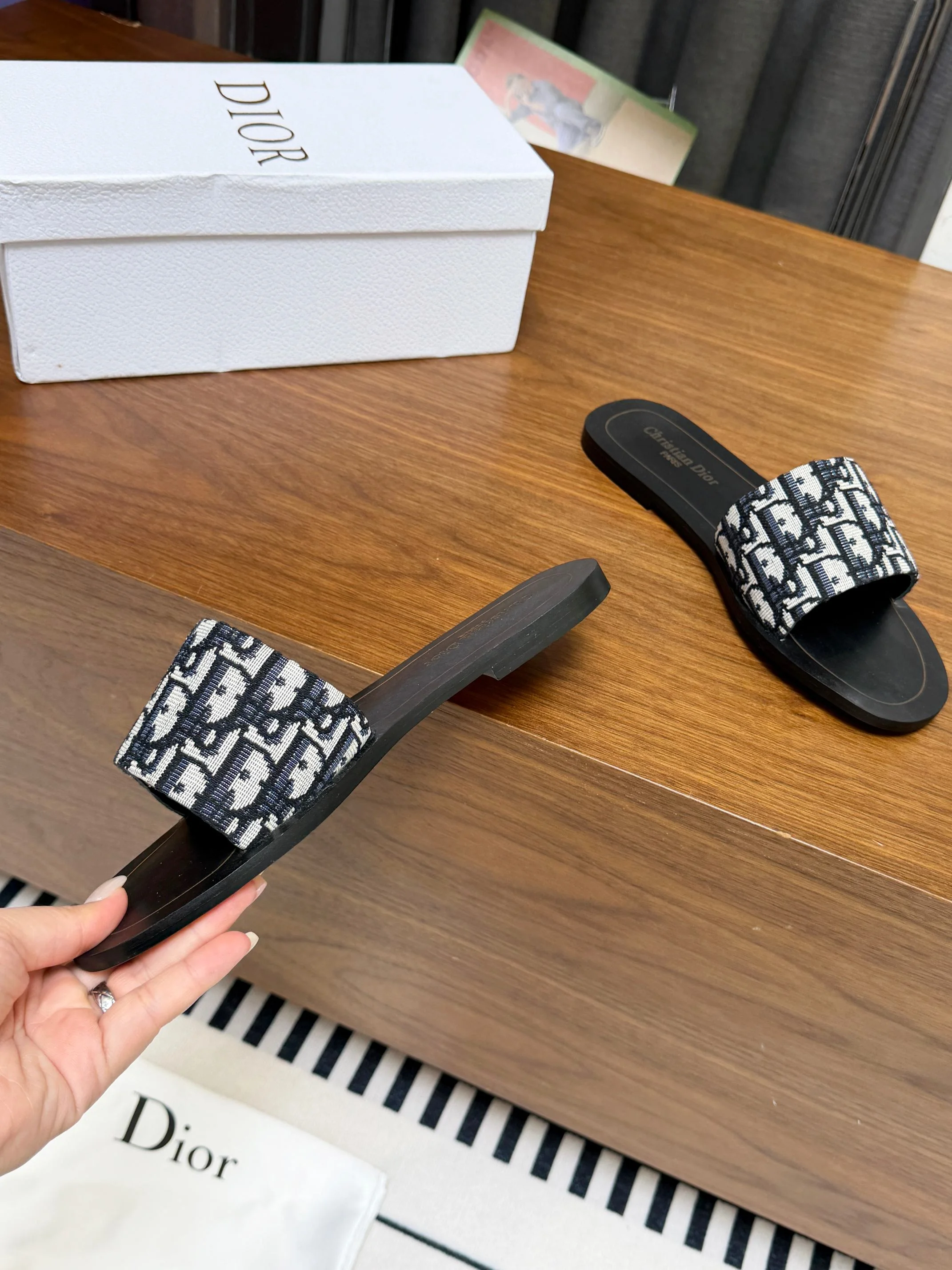 DIOR Slides Rubber Sole Black-White EU35-44 A20202609111889 - Image 7