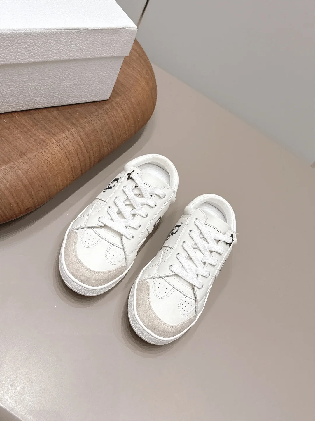 DIOR Sneakers Calfskin Leather White-Beige EU35-39 C20202609111561