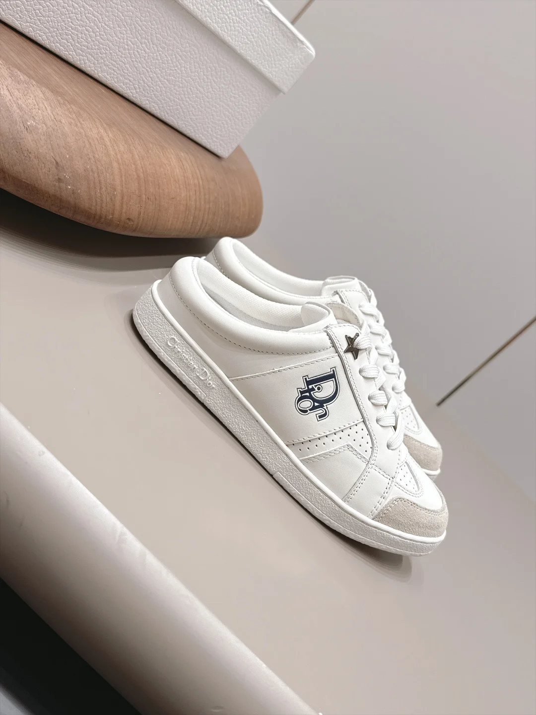 DIOR Sneakers Calfskin Leather White-Beige EU35-39 C20202609111561 - Image 2