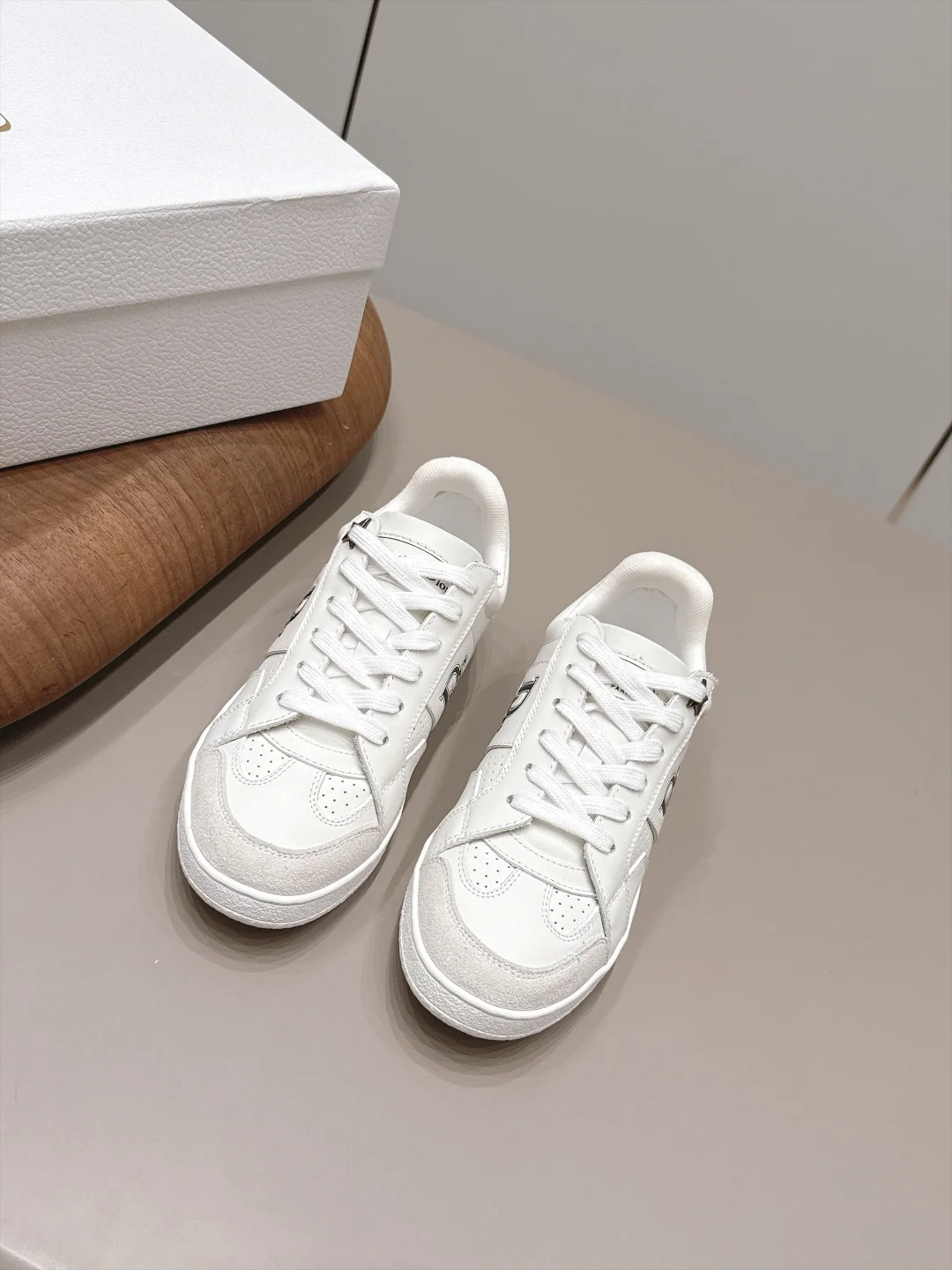 DIOR Sneakers Leather White-Black EU35-39 C20202609111563