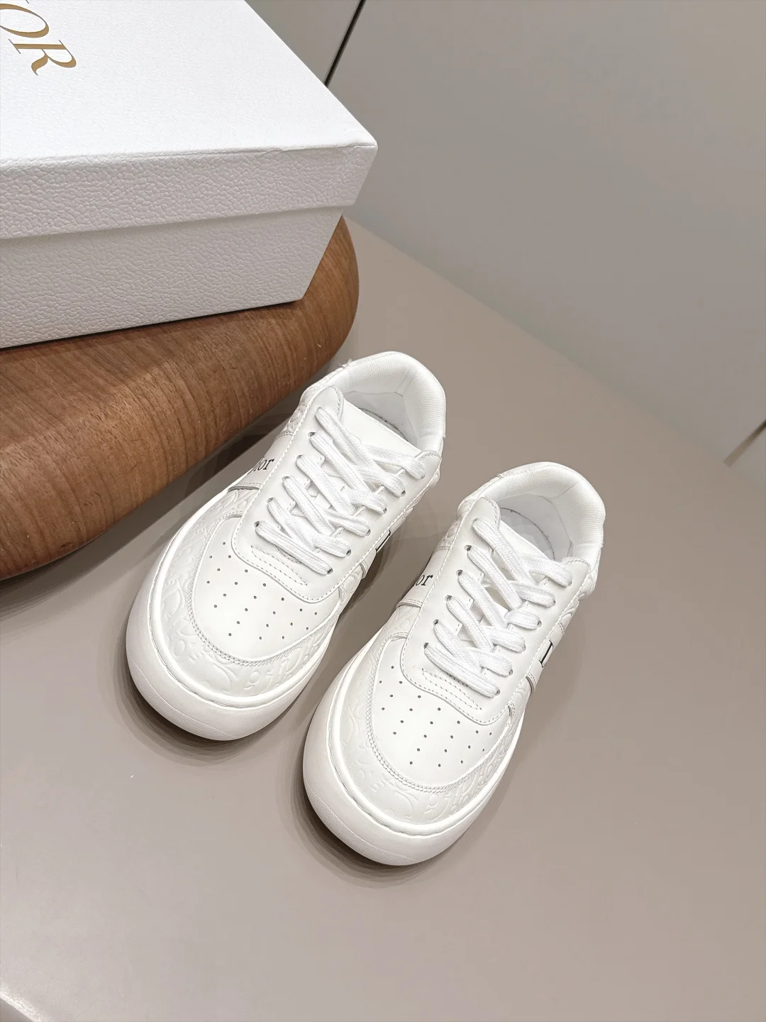 DIOR Sneakers White C30202609111568