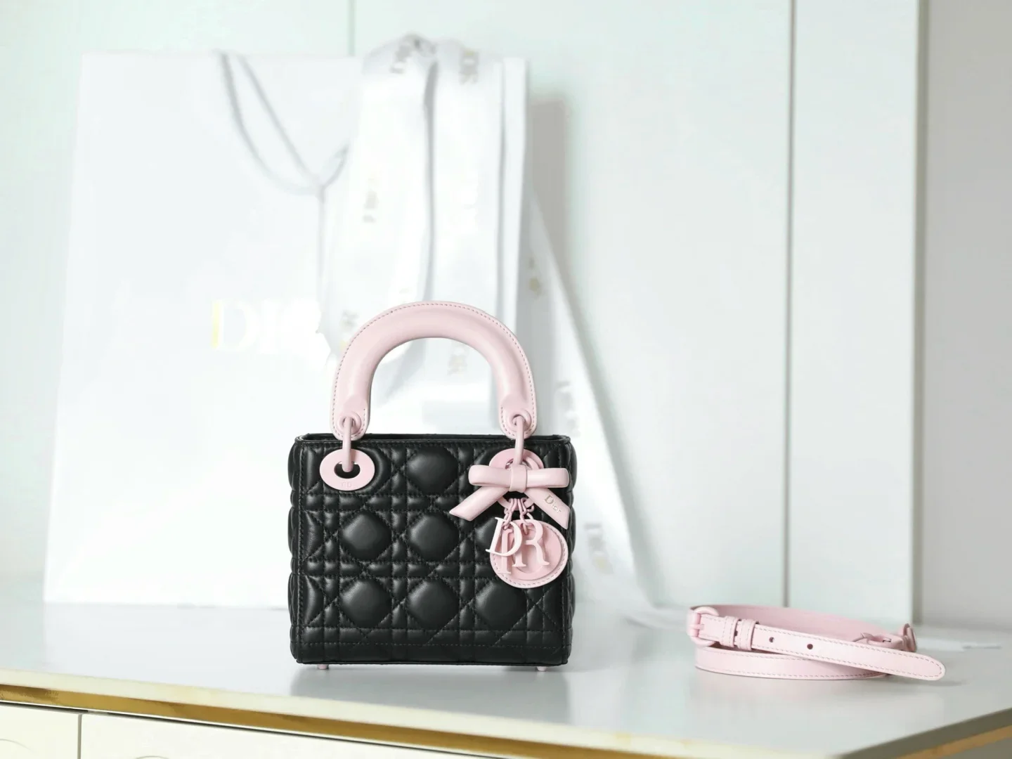 DIOR Top Handle Bags Lambskin Black-Pink 17X15X7CM I50202609090170