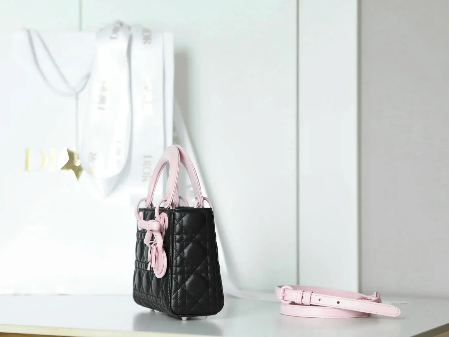 DIOR Top Handle Bags Lambskin Black-Pink 17X15X7CM I50202609090170 - Image 5