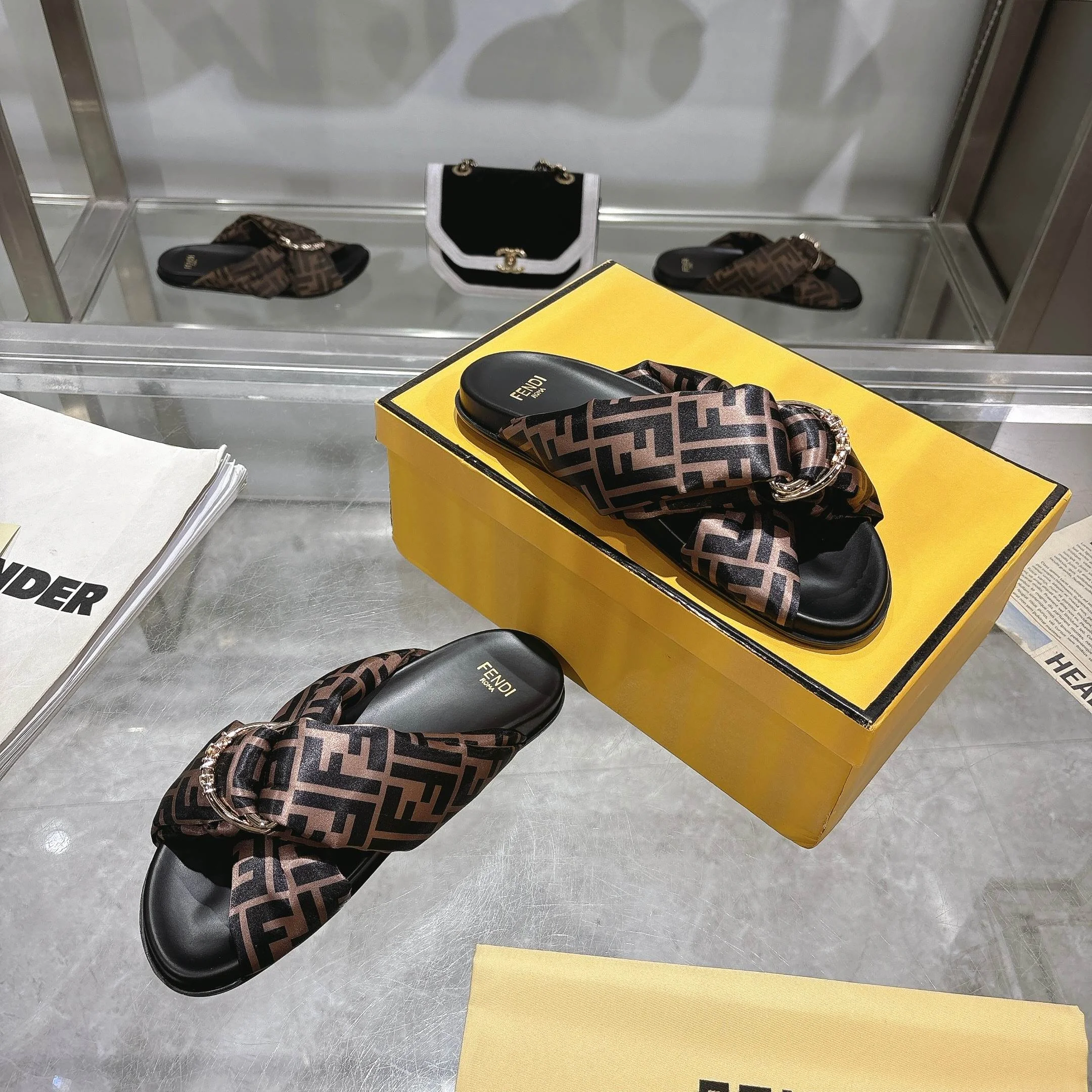 FENDI Slides Black-Brown EU35-42 A90202609110045 - Image 6