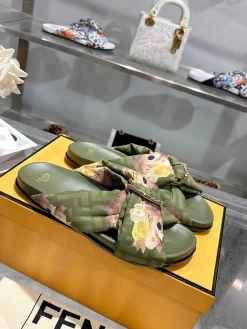 Alternative view of FENDI Slides Green-Gold A90202609110042