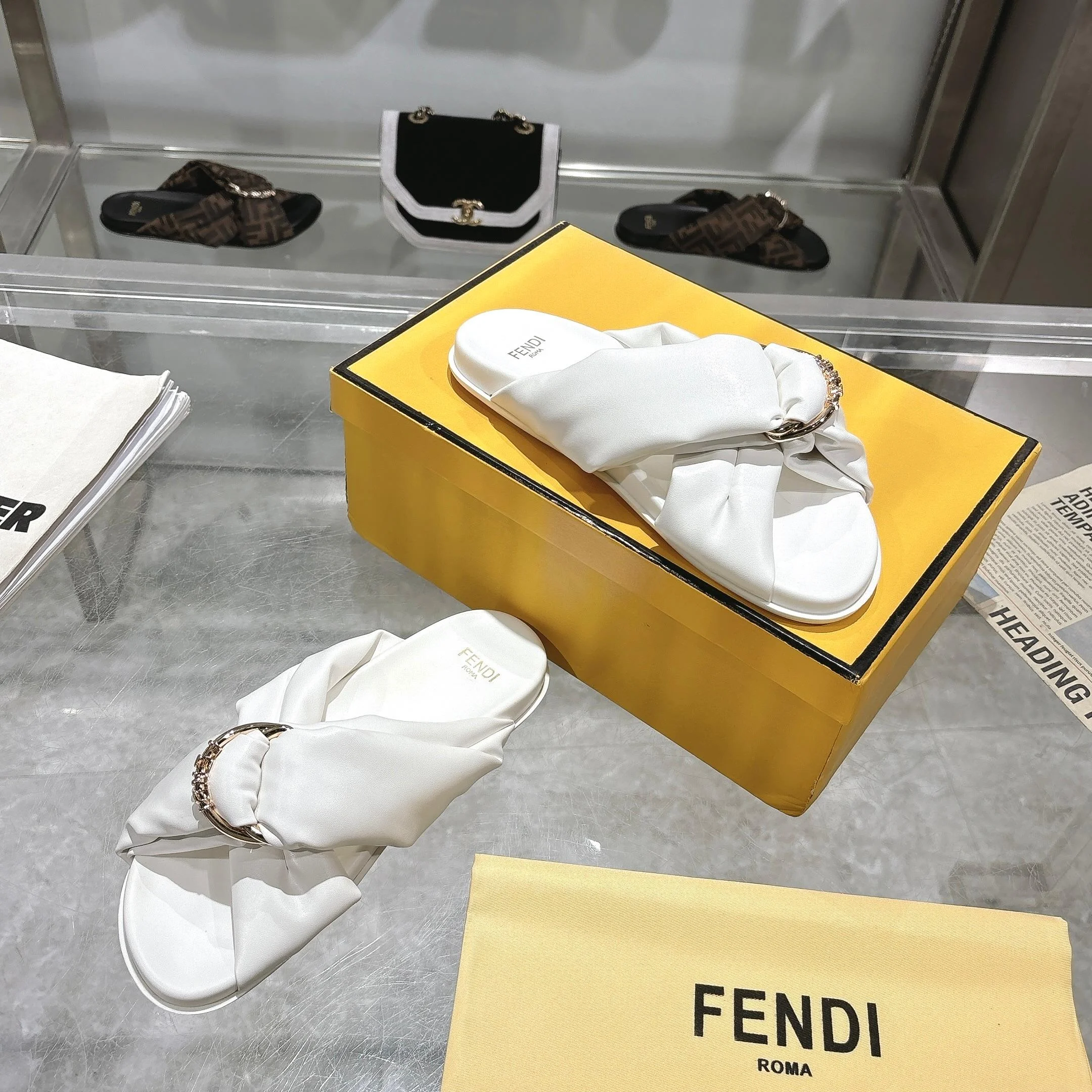 FENDI Slides White-Gold A90202609110044 - Image 6