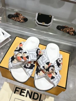 FENDI Slides White-Gray EU35-46 A90202609110040