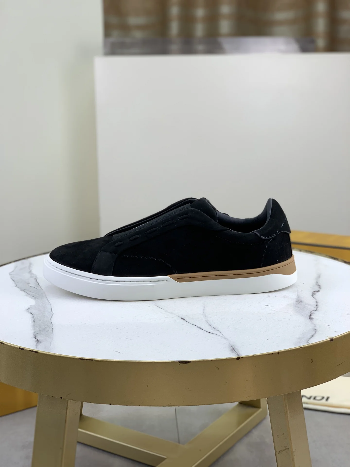 FENDI Sneakers Leather Black-White EU39-44 C40202609110946