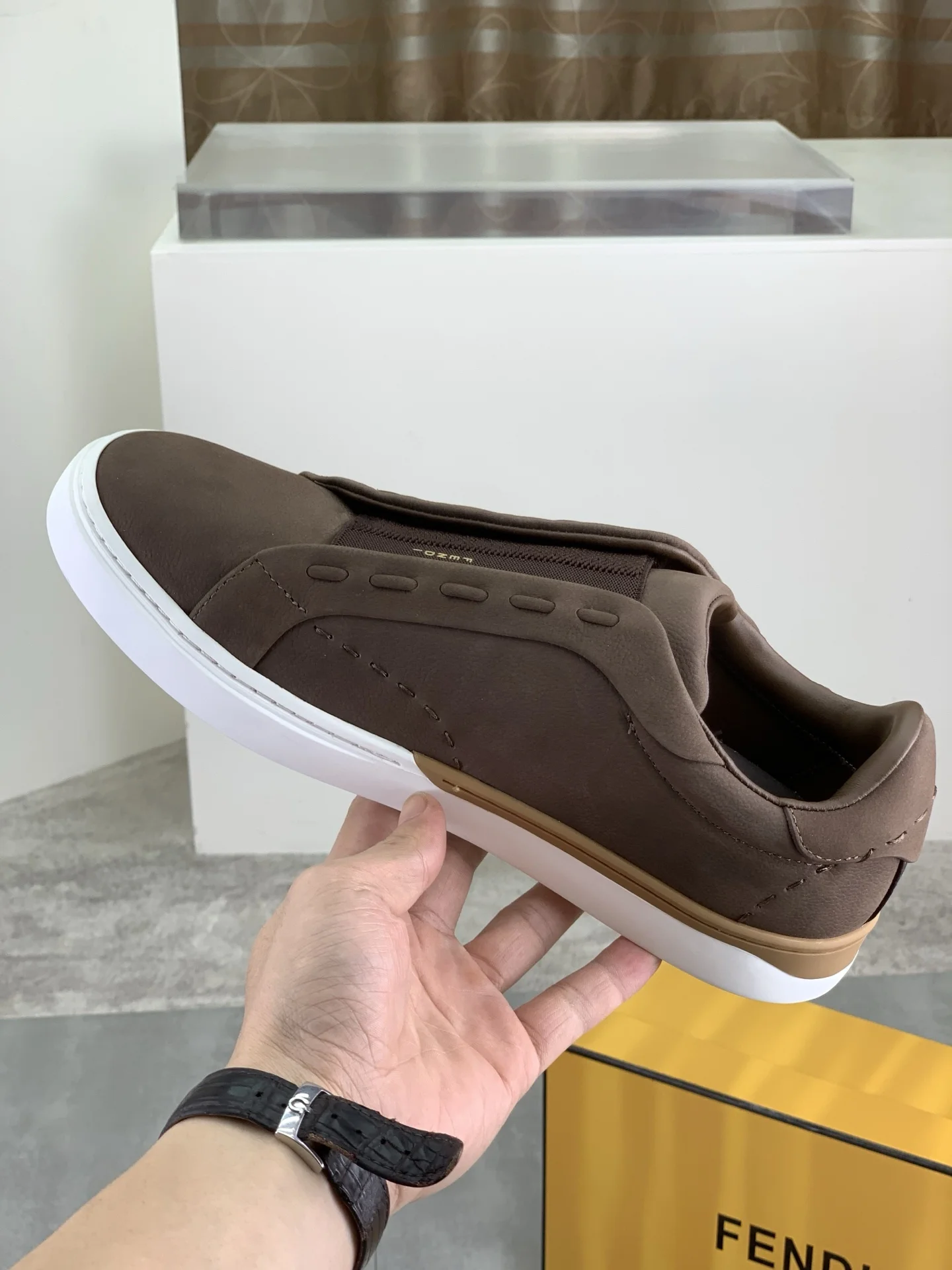FENDI Sneakers Leather Brown-White EU39-44 C40202609110947 - Image 7