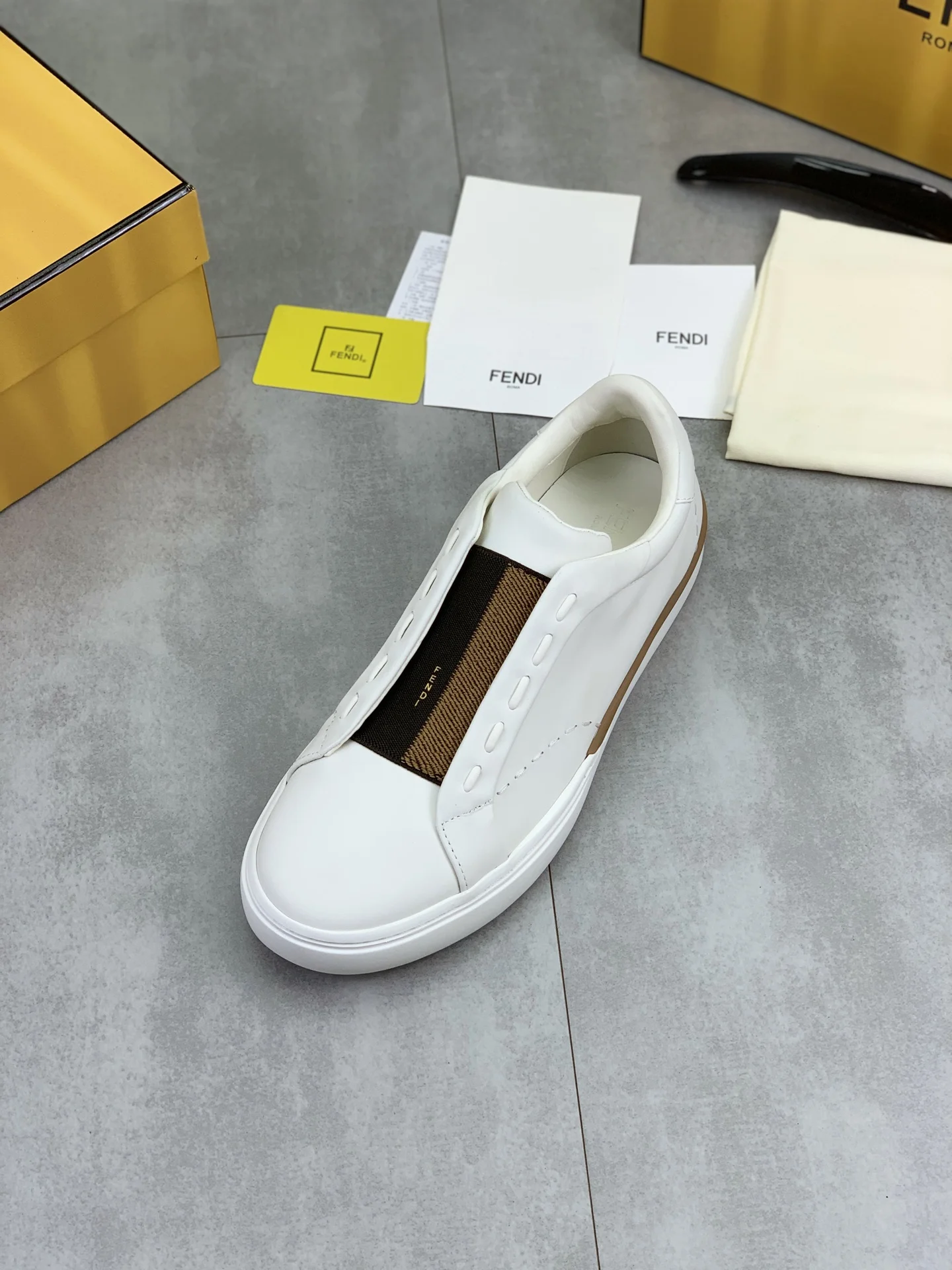 FENDI Sneakers Leather White-Brown EU39-44 C40202609110948 - Image 4