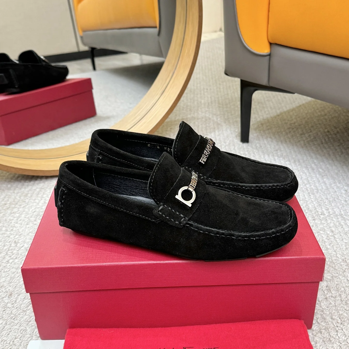 FERRAGAMO Loafers Calfskin Leather Black-Silver EU38-46 B00202609110165 - Image 3