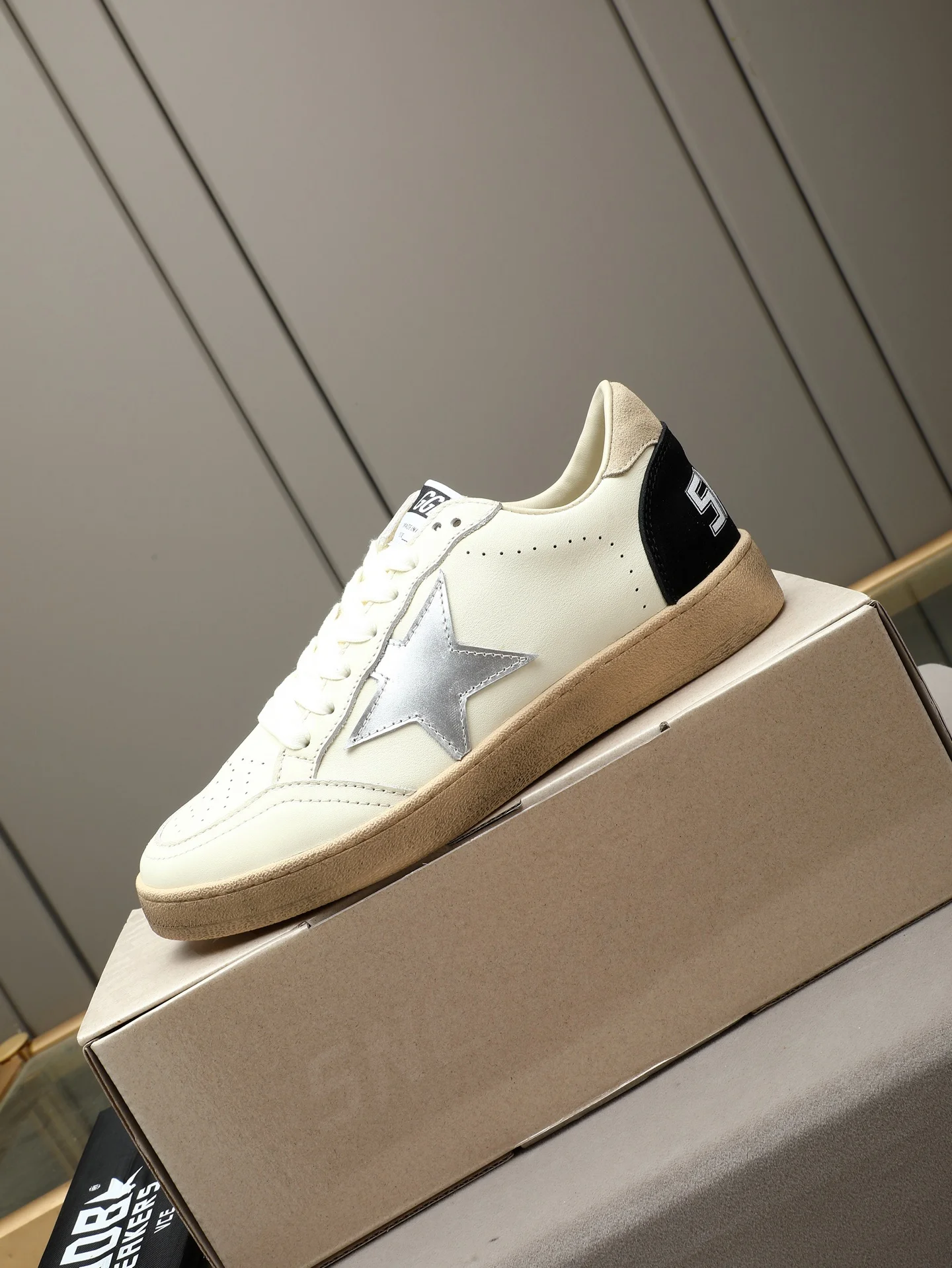 GGDB Sneakers White-Black B20202609110739 - Image 6