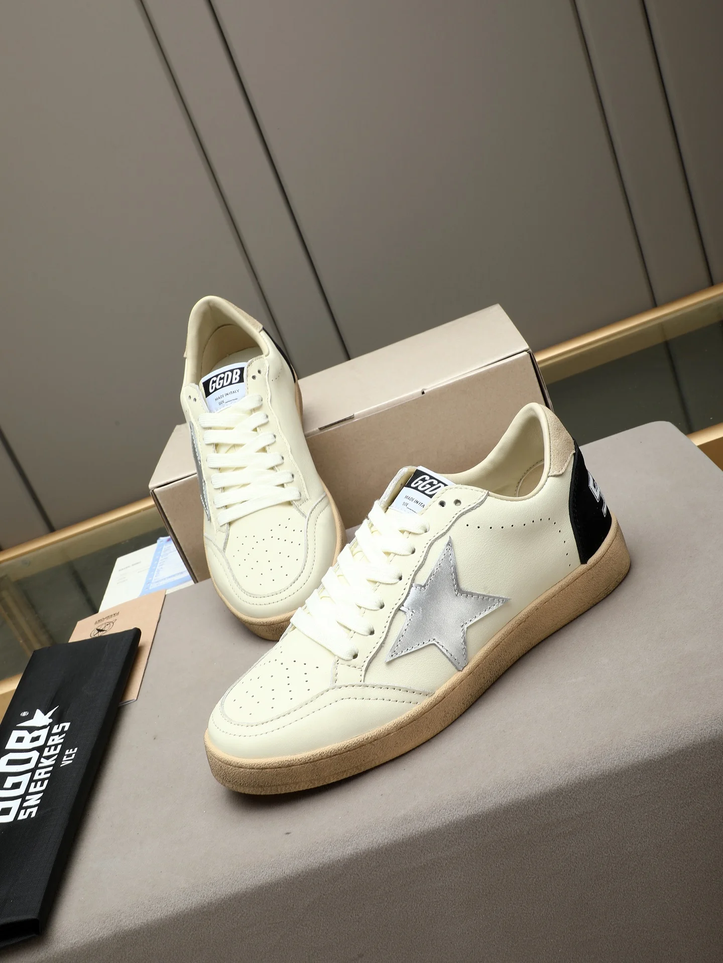 GGDB Sneakers White-Black B20202609110739 - Image 9