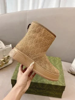 Alternative view of GUCCI Boots Suede Shearling Brown-Beige EU35-42 B90202609111802